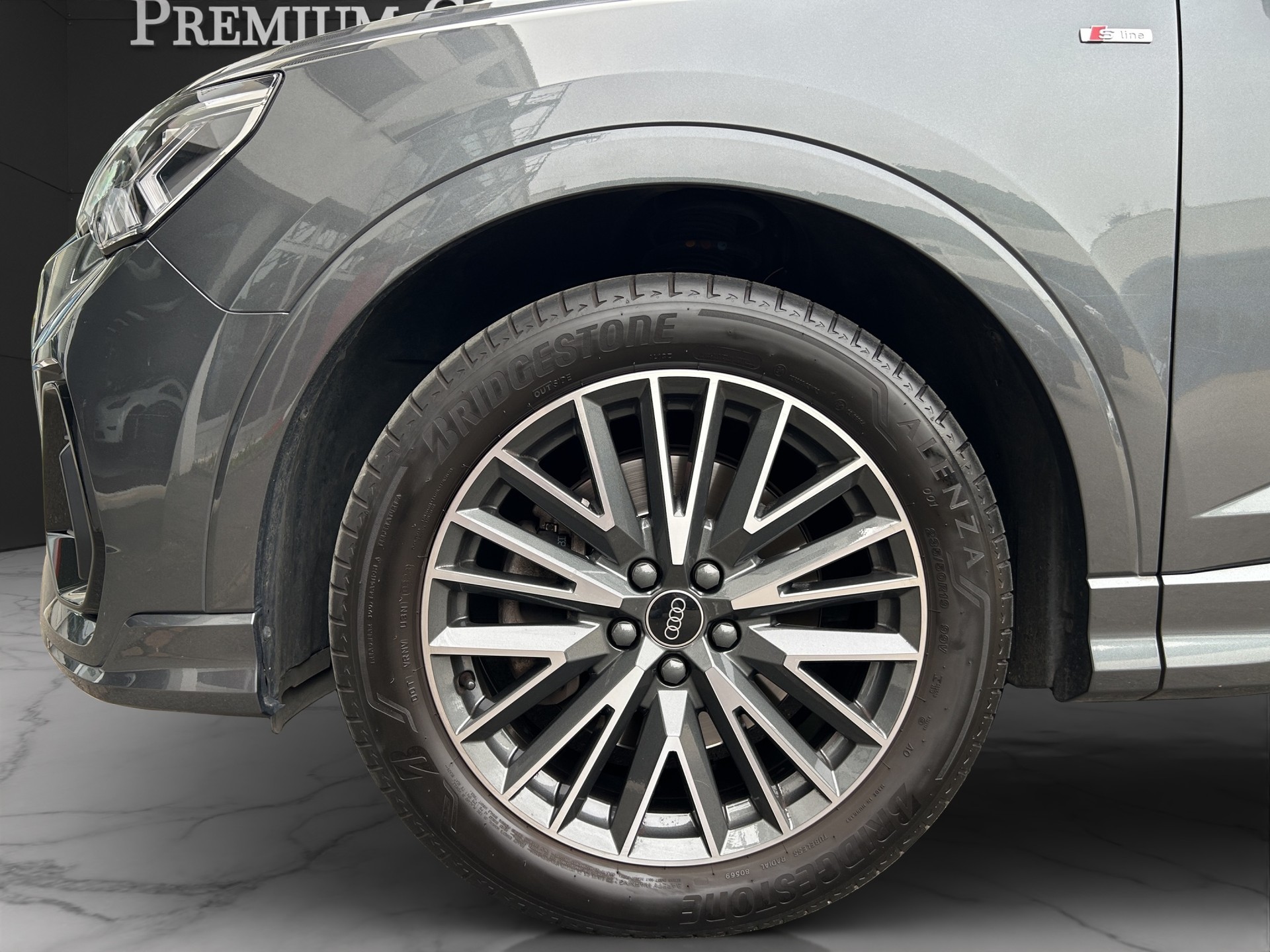 AUDI Q3 Sportback 40 TFSI S line quattro S-tronic-image-13