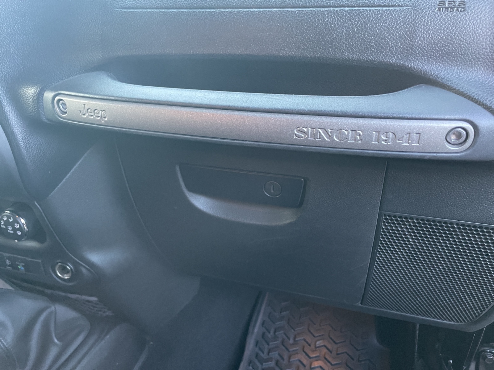 JEEP Wrangler 2.8 CRD Sport Hardtop-image-9