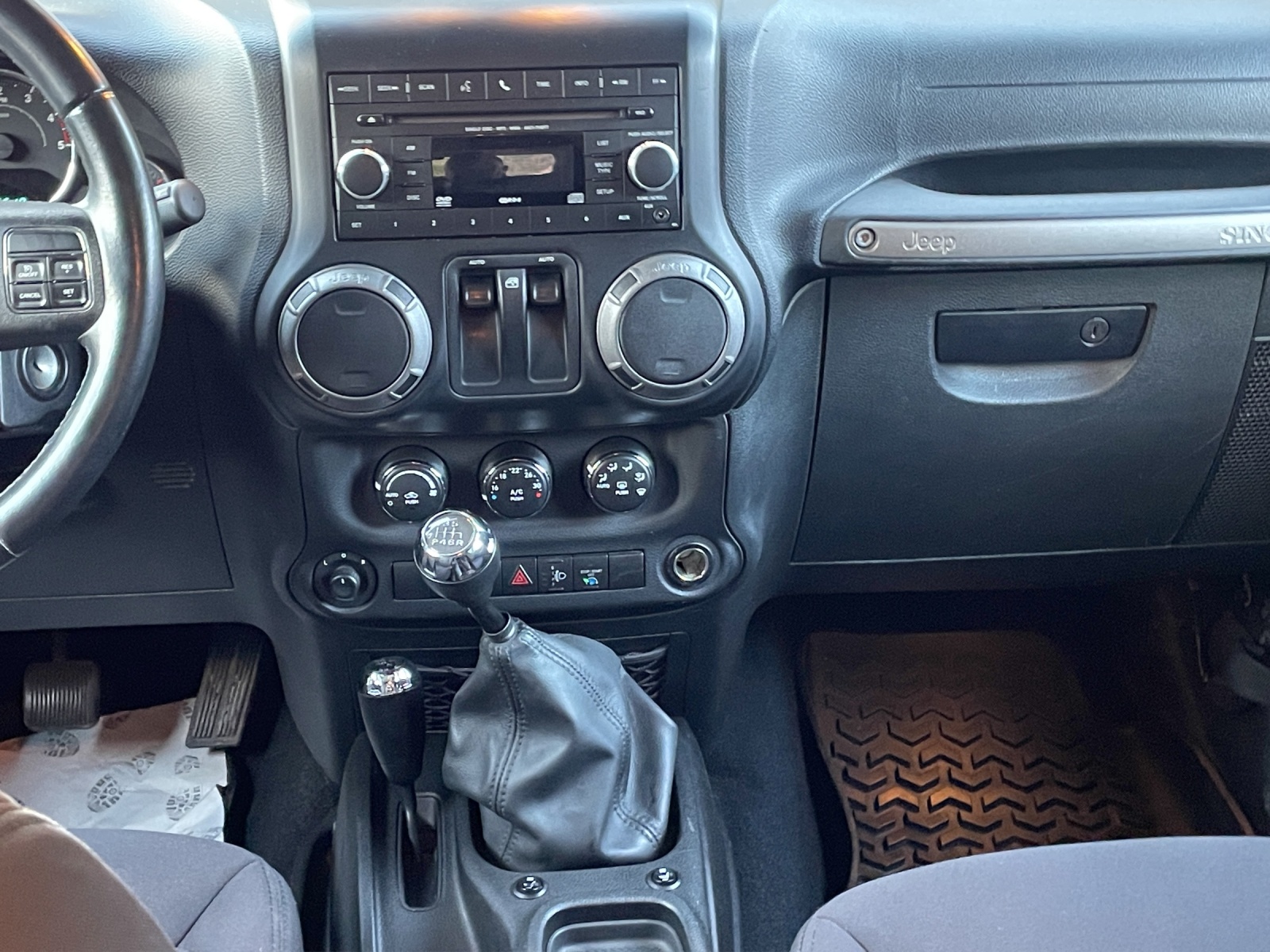 JEEP Wrangler 2.8 CRD Sport Hardtop-image-6