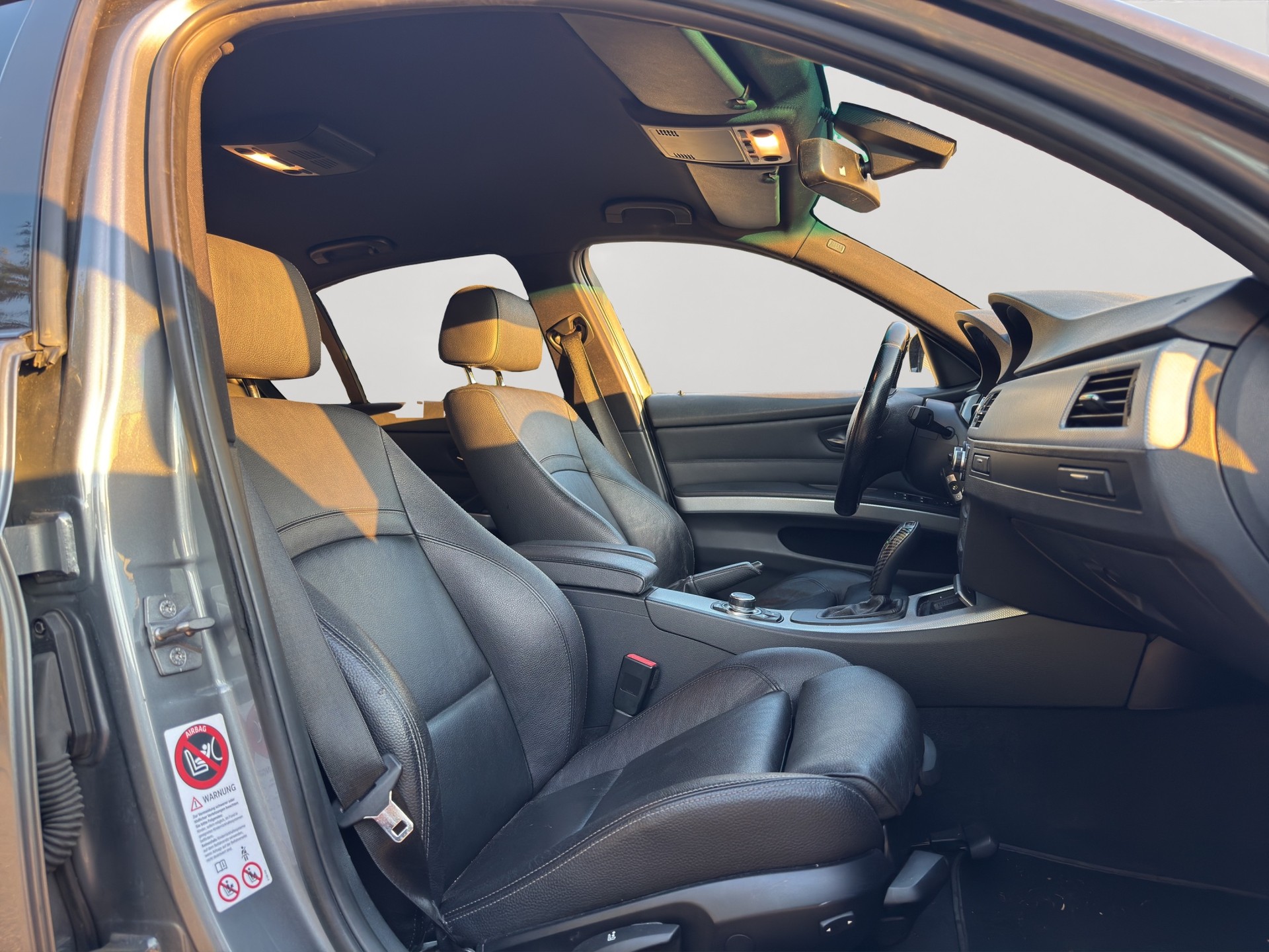 BMW 320i M Paket-image-10