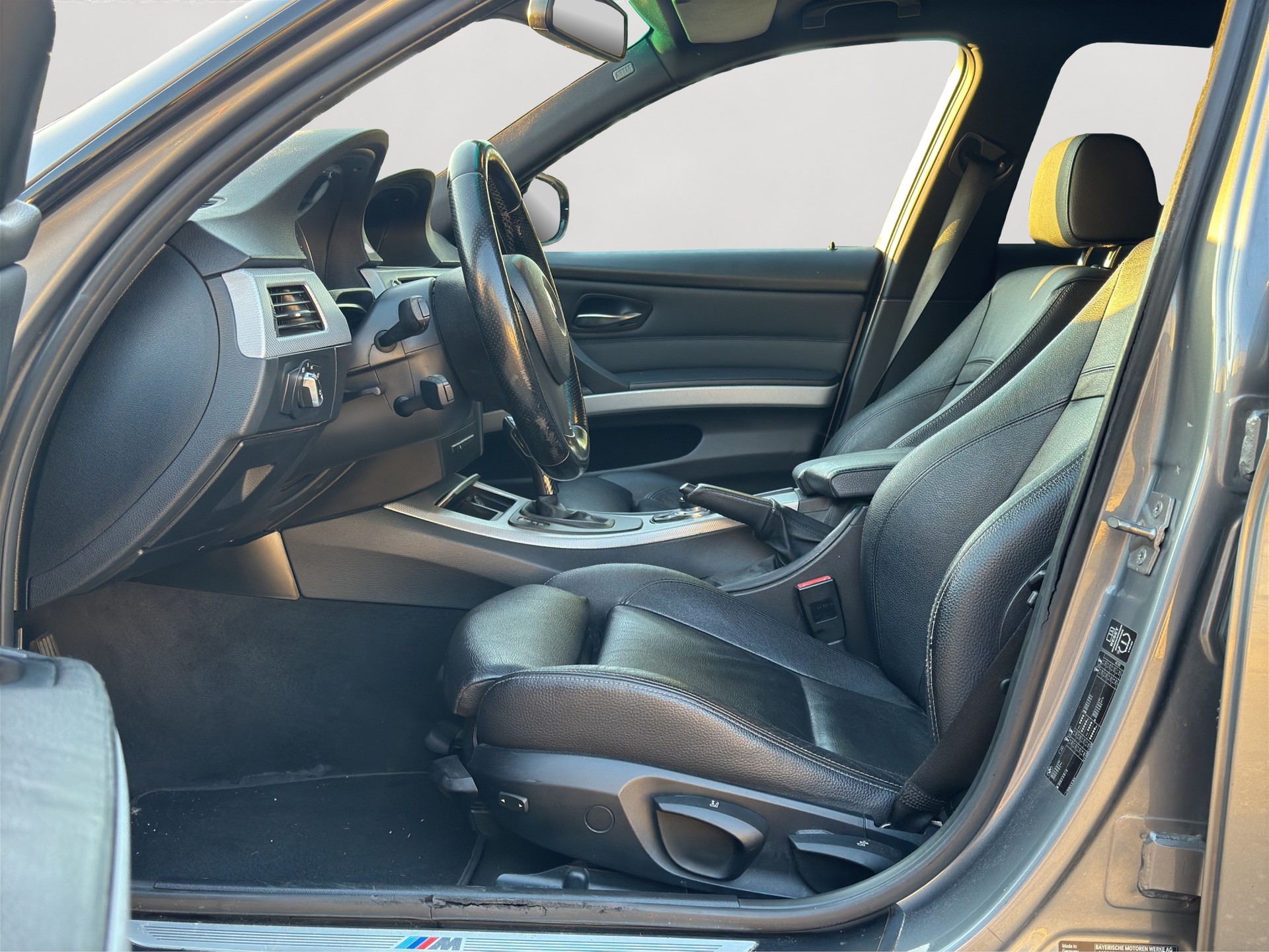 BMW 320i M Paket-image-8