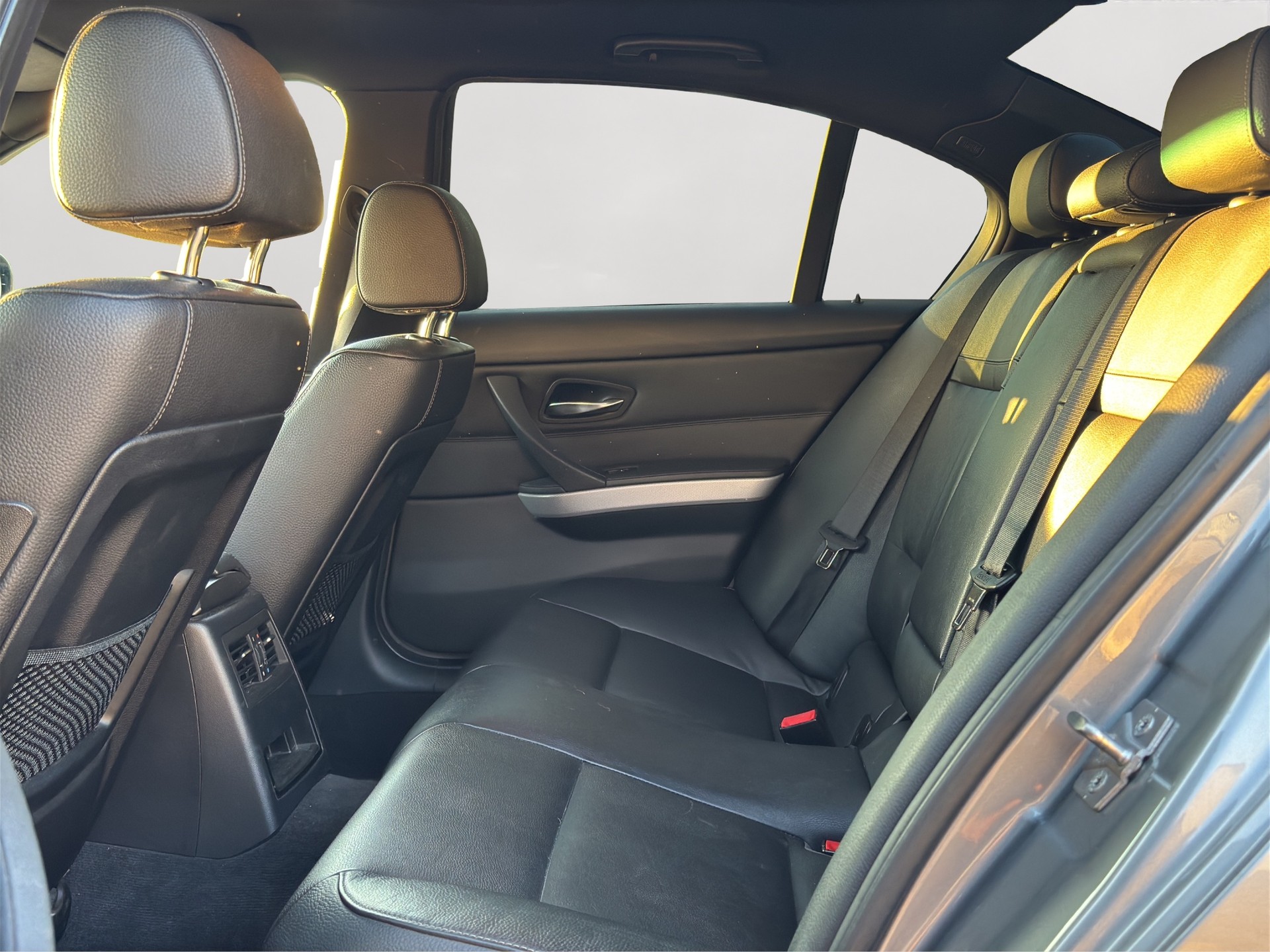 BMW 320i M Paket-image-13