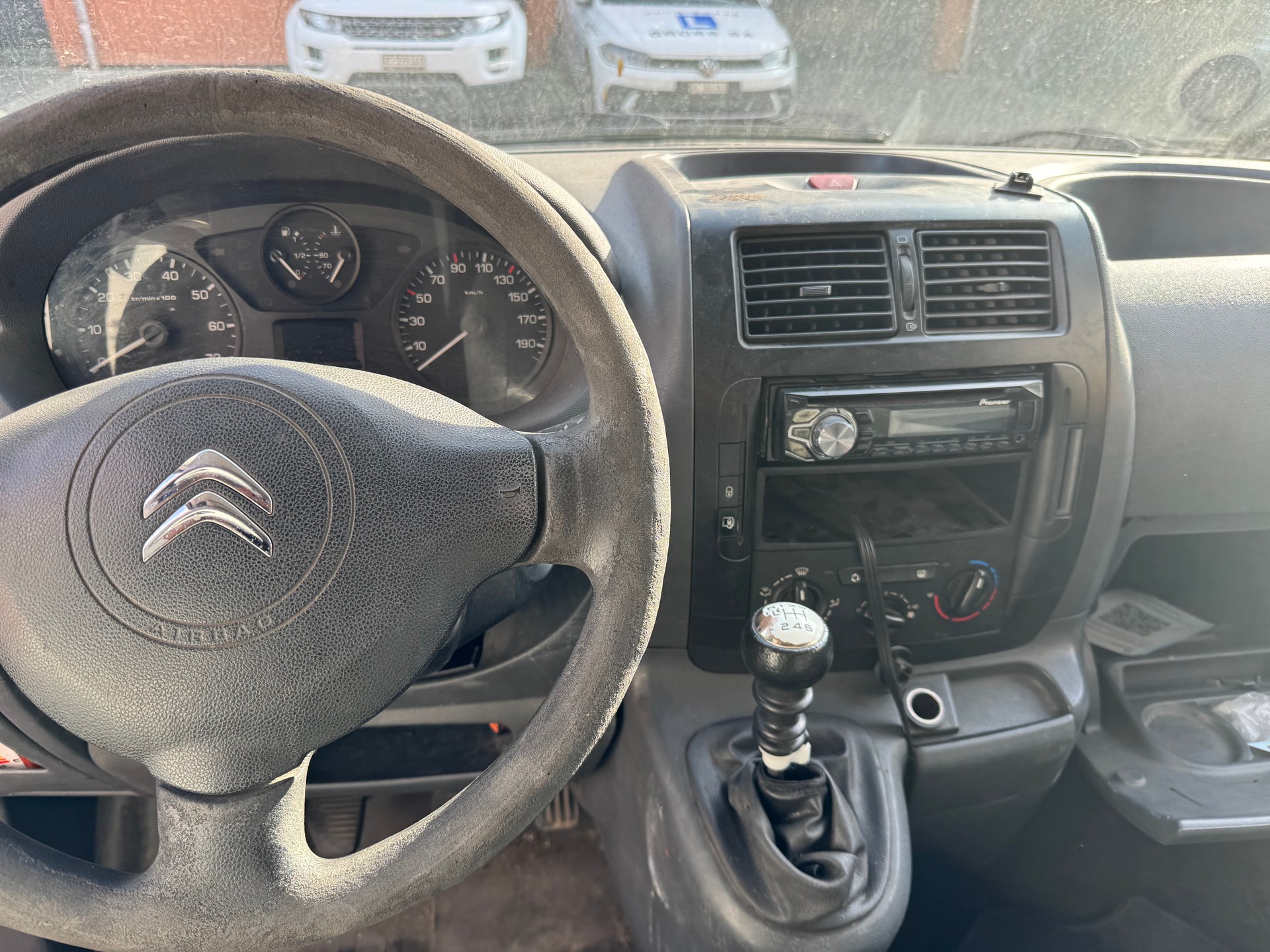 CITROEN Jumpy 2.0 HDi 12 L2H1-image-12