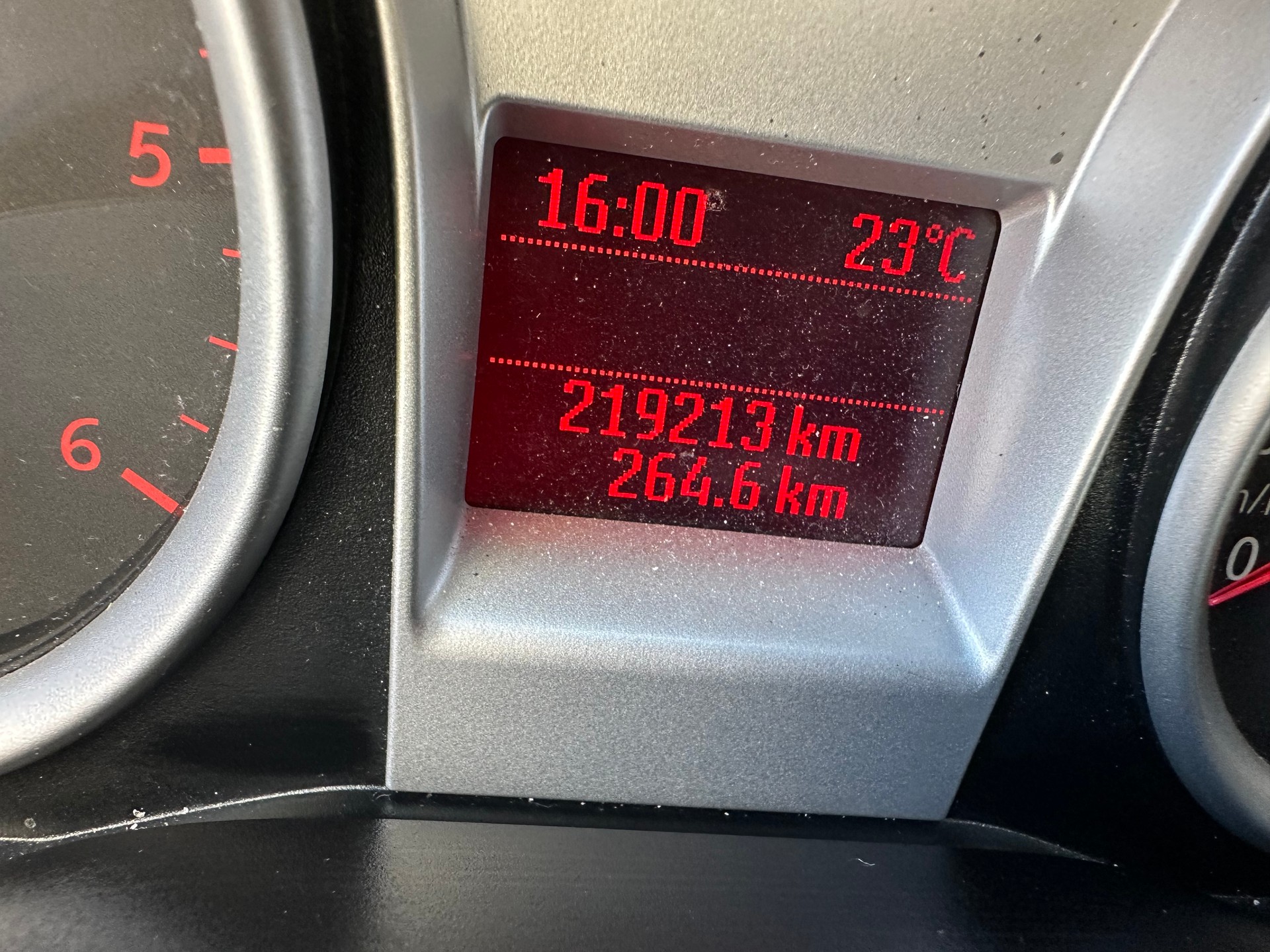FORD Kuga 2.0 TDCi Titanium 4WD PowerShift-image-13