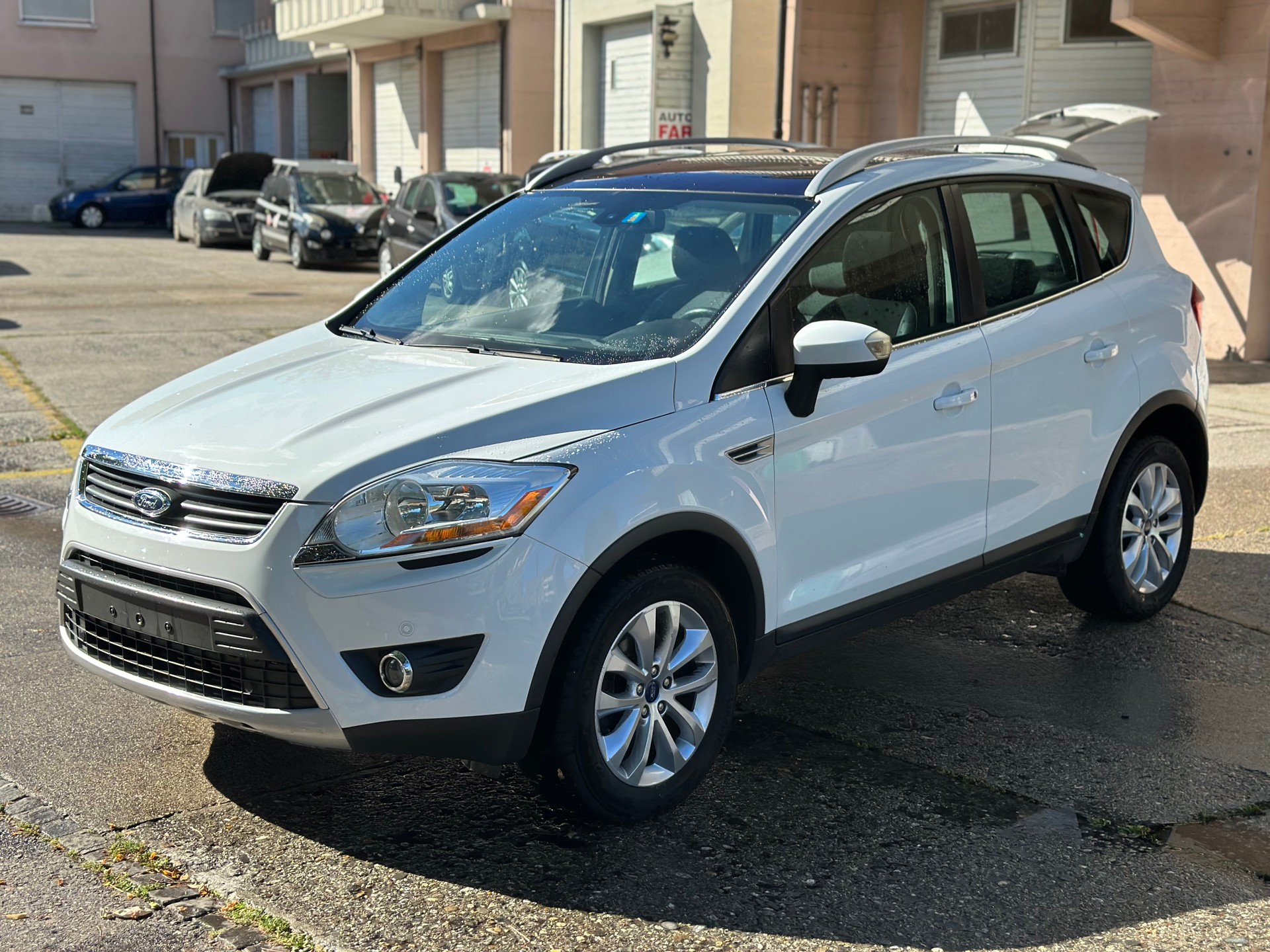 FORD Kuga 2.0 TDCi Titanium 4WD PowerShift-image-4