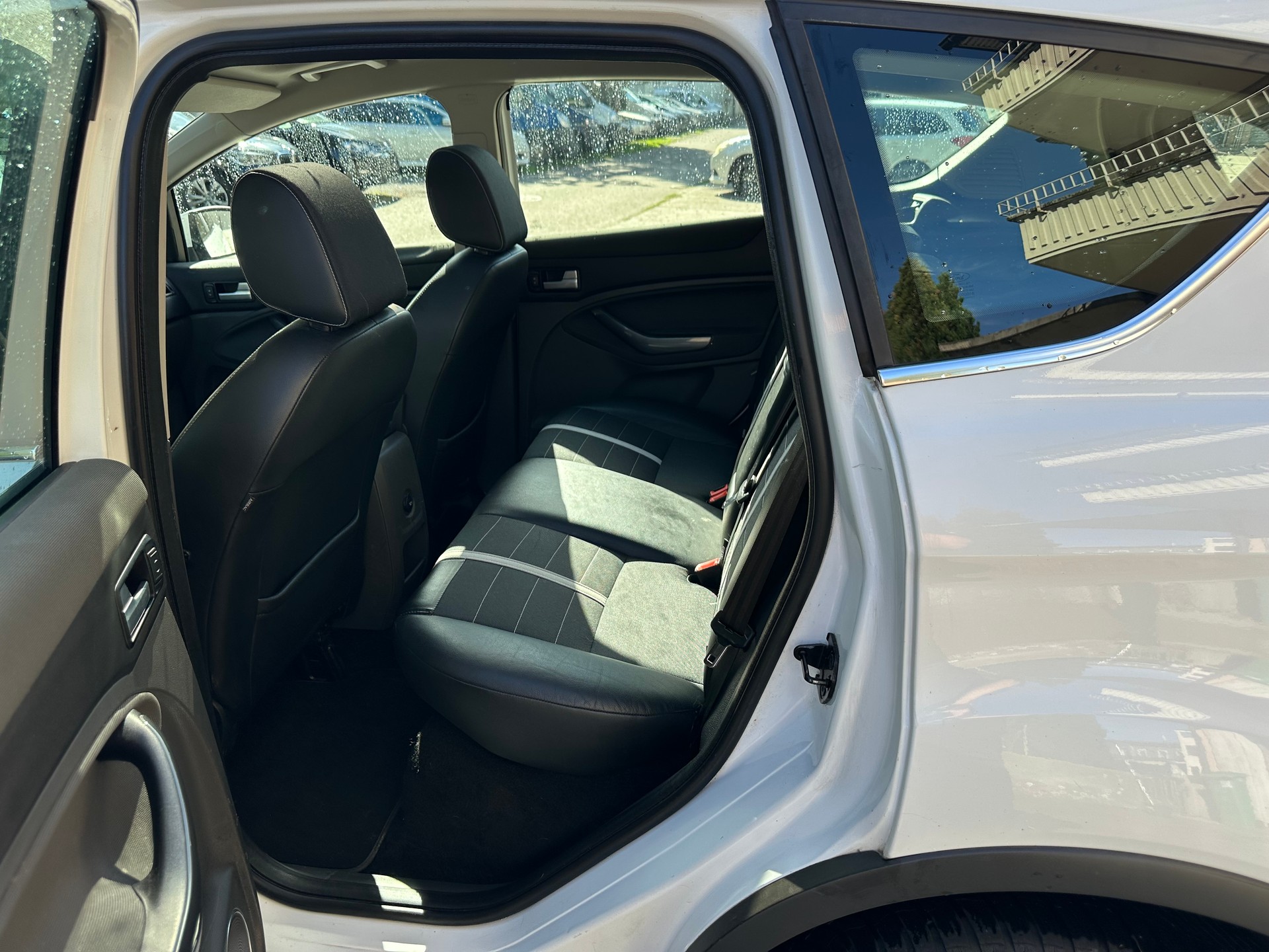 FORD Kuga 2.0 TDCi Titanium 4WD PowerShift-image-8
