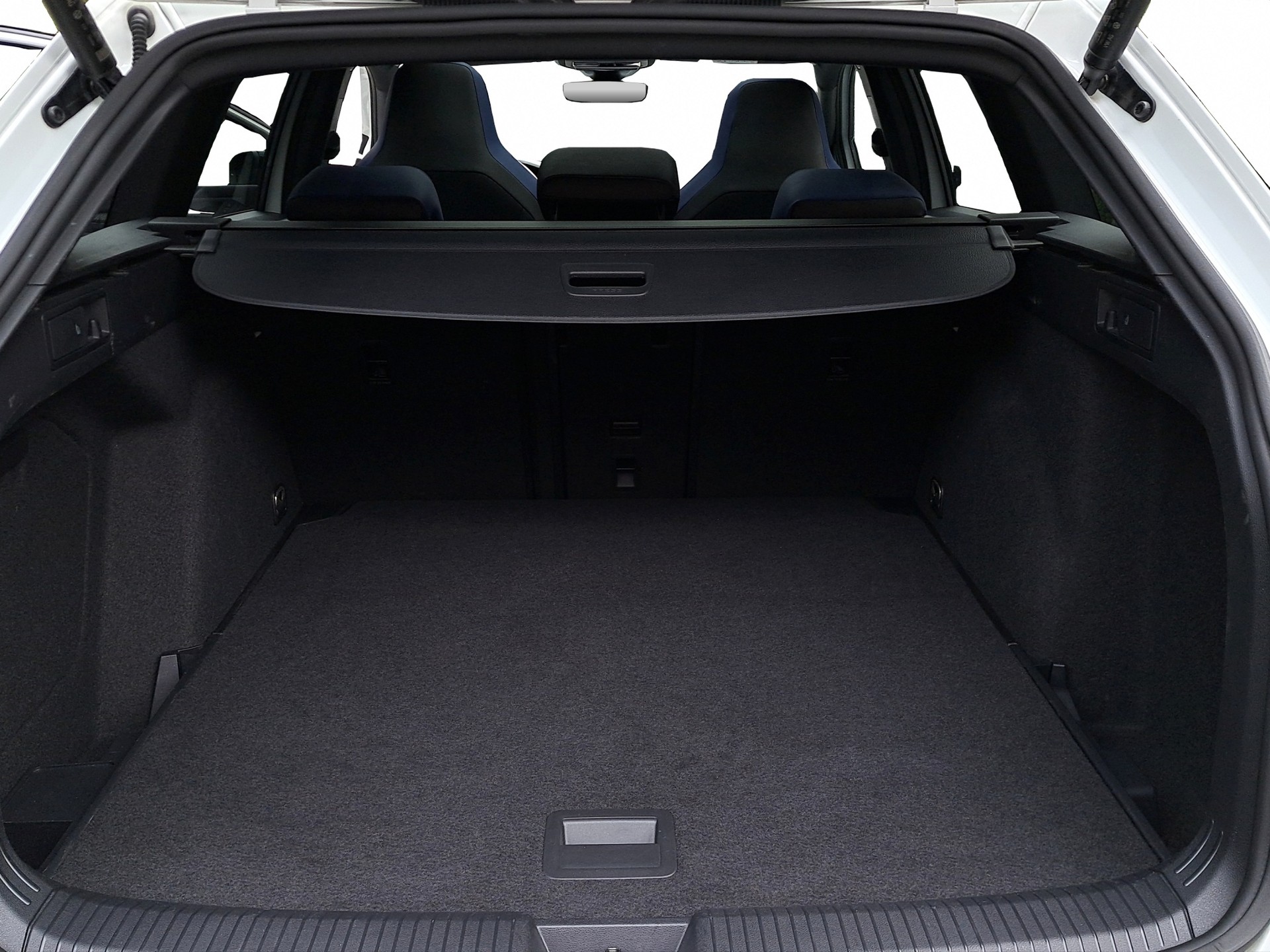 VW Golf Variant 2.0 TSI R DSG 4Motion *Panodach/PerformancePaket**-image-13