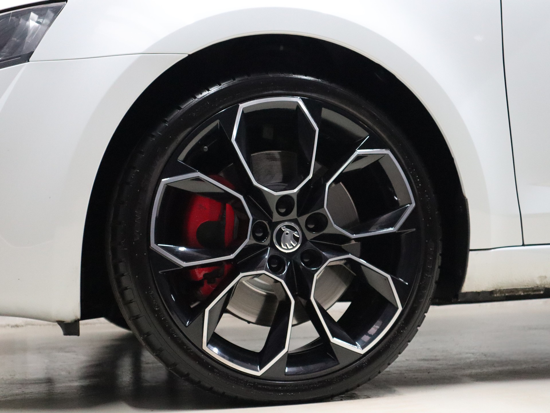 SKODA Octavia Combi 2.0 TSI RS 230 DSG - Challenge - Panorama - Leder - DAB+ - Kamera - 230 PS-image-7