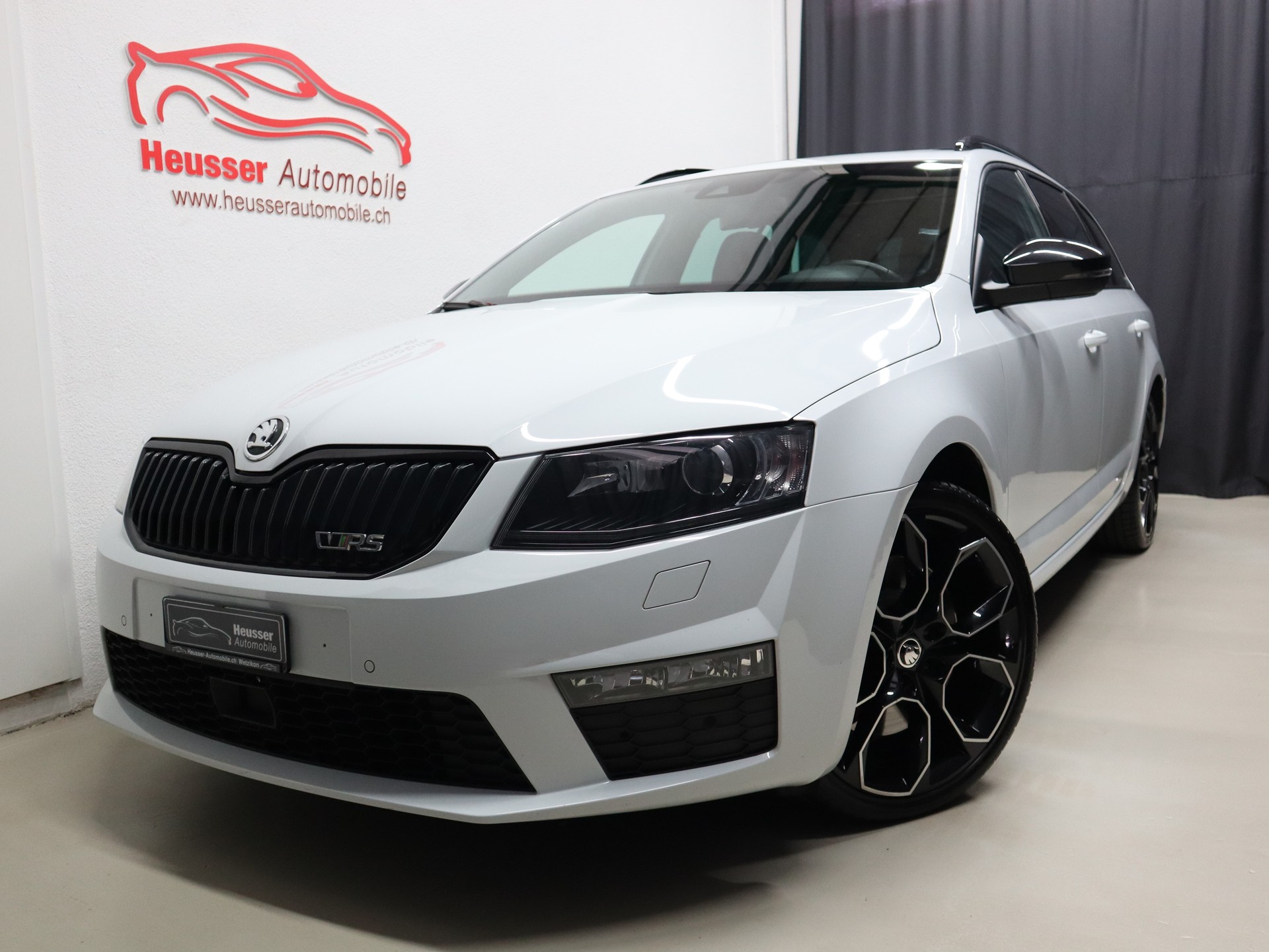 SKODA Octavia Combi 2.0 TSI RS 230 DSG - Challenge - Panorama - Leder - DAB+ - Kamera - 230 PS-image-0