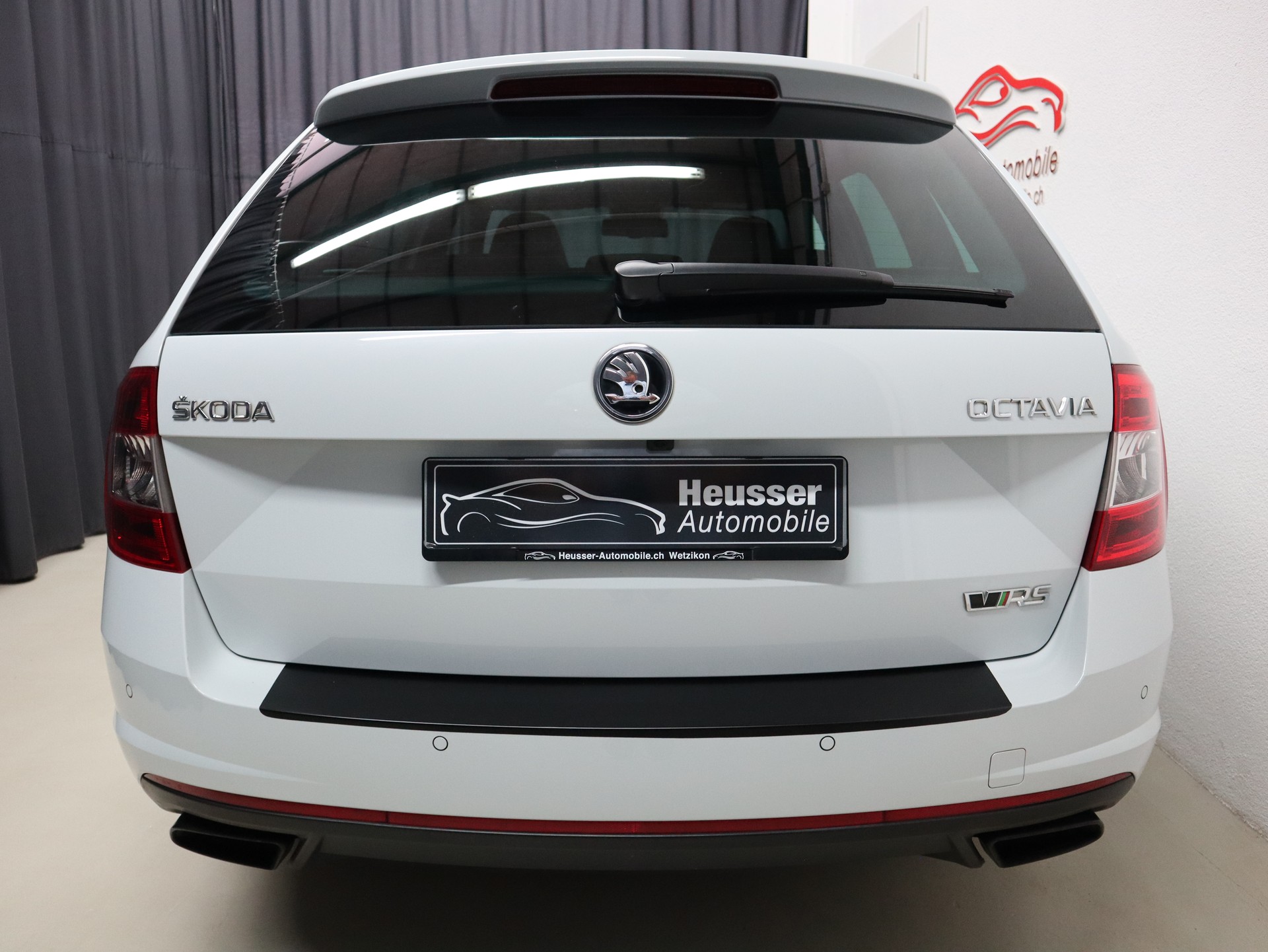 SKODA Octavia Combi 2.0 TSI RS 230 DSG - Challenge - Panorama - Leder - DAB+ - Kamera - 230 PS-image-5