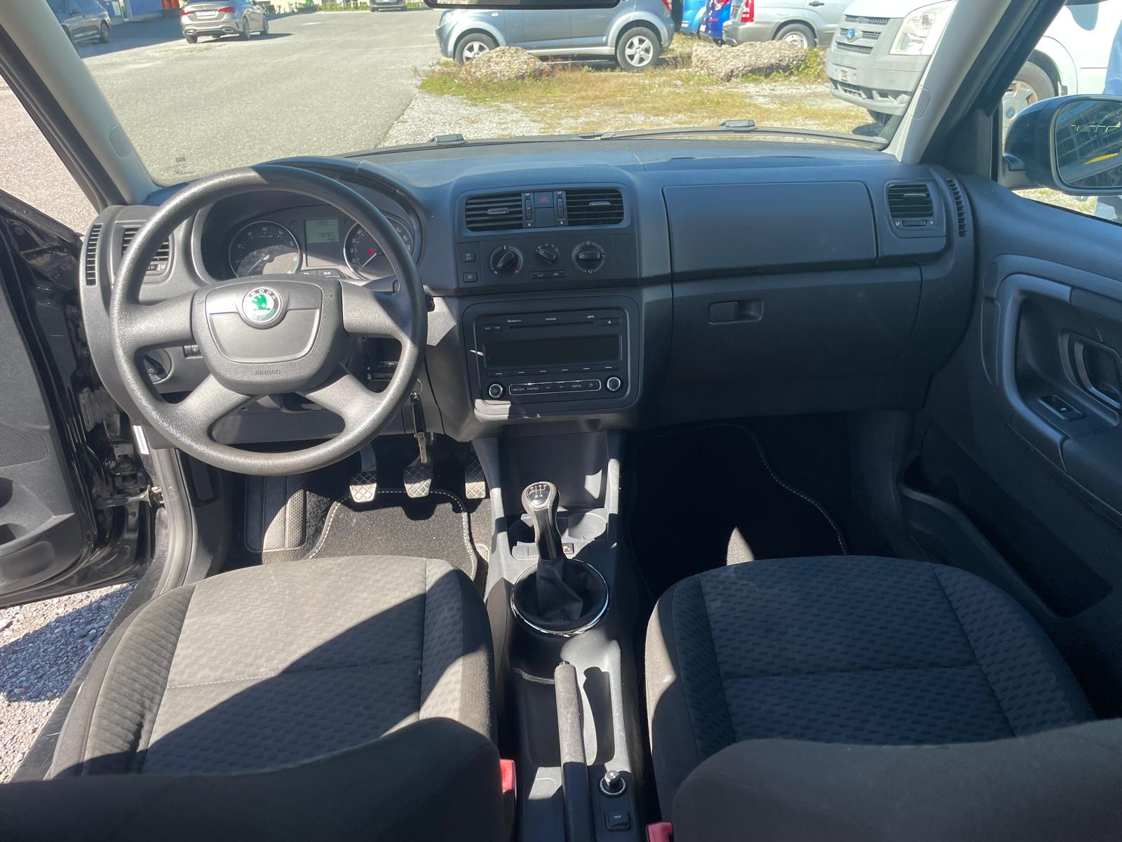 SKODA Fabia 1.2 TSI Ambiente-image-6