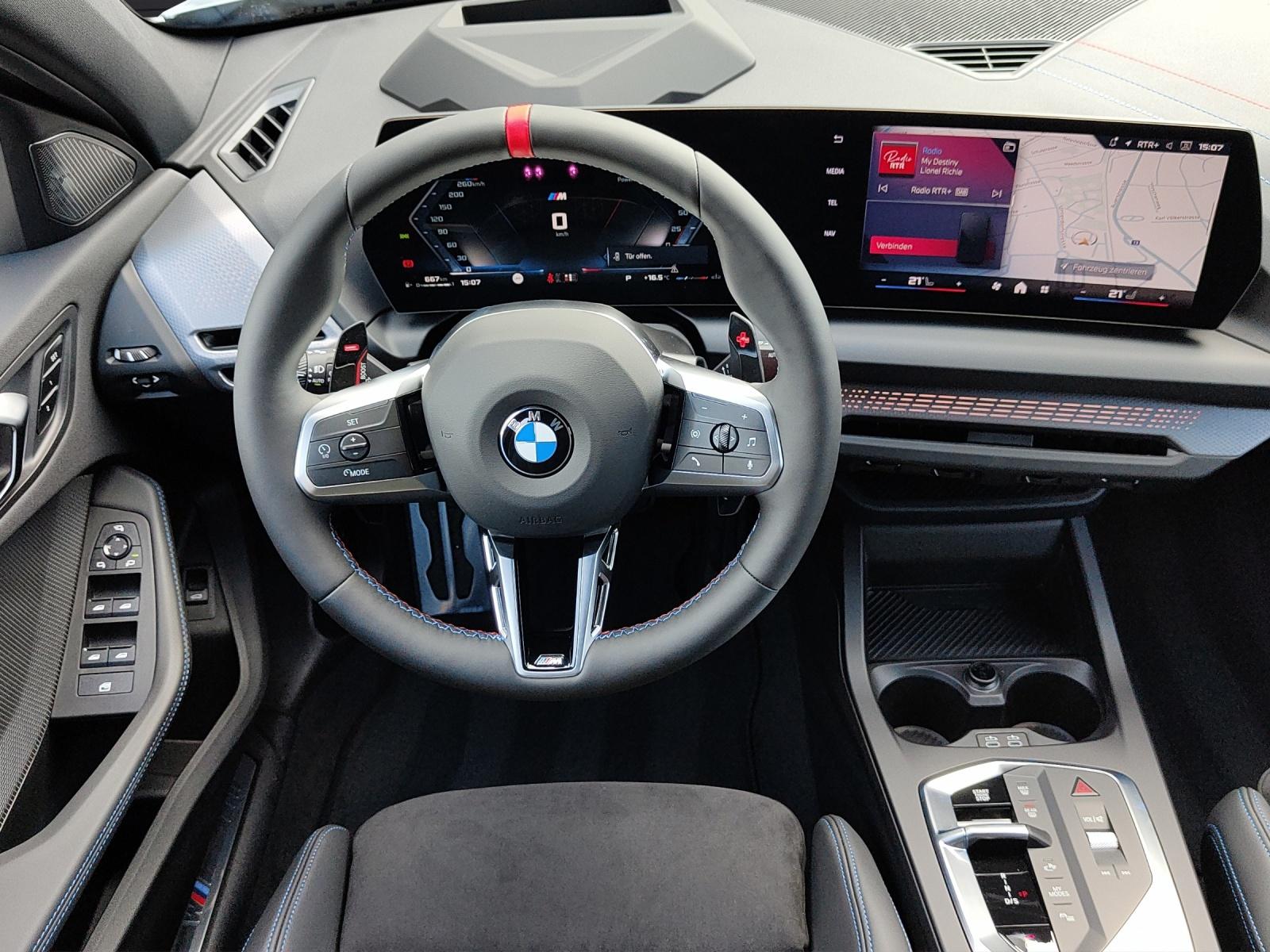 BMW 1er Reihe F70 M135i xDrive-image-18