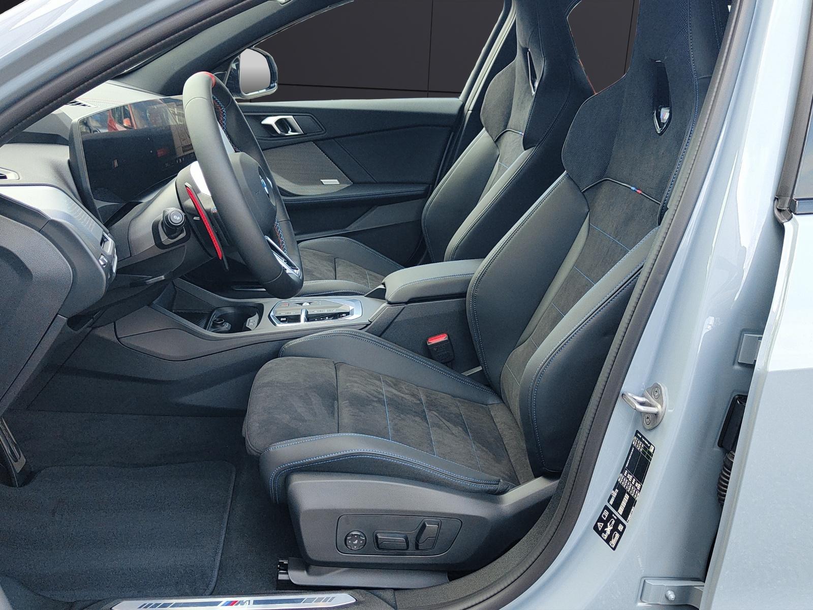 BMW 1er Reihe F70 M135i xDrive-image-9