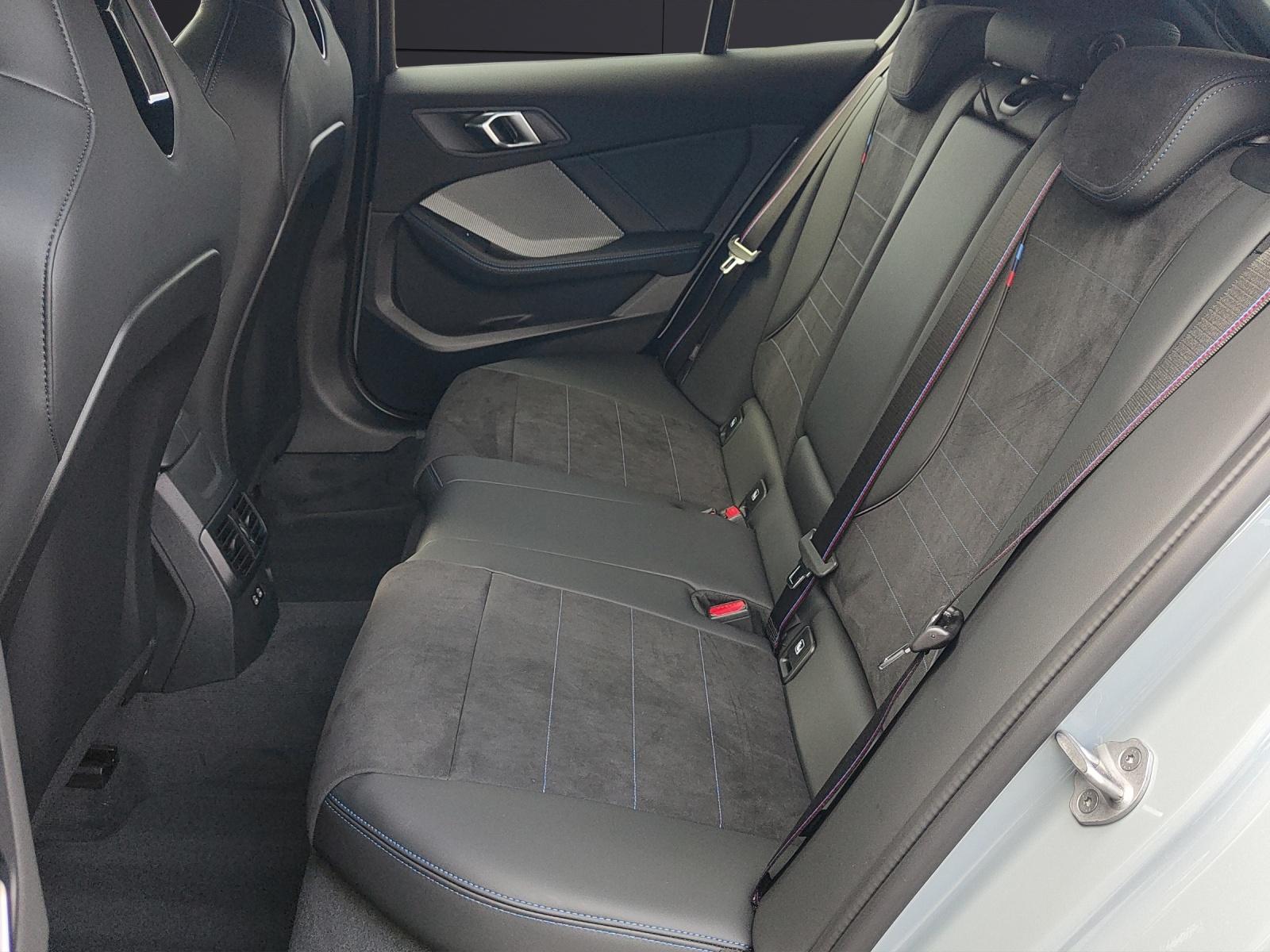 BMW 1er Reihe F70 M135i xDrive-image-17