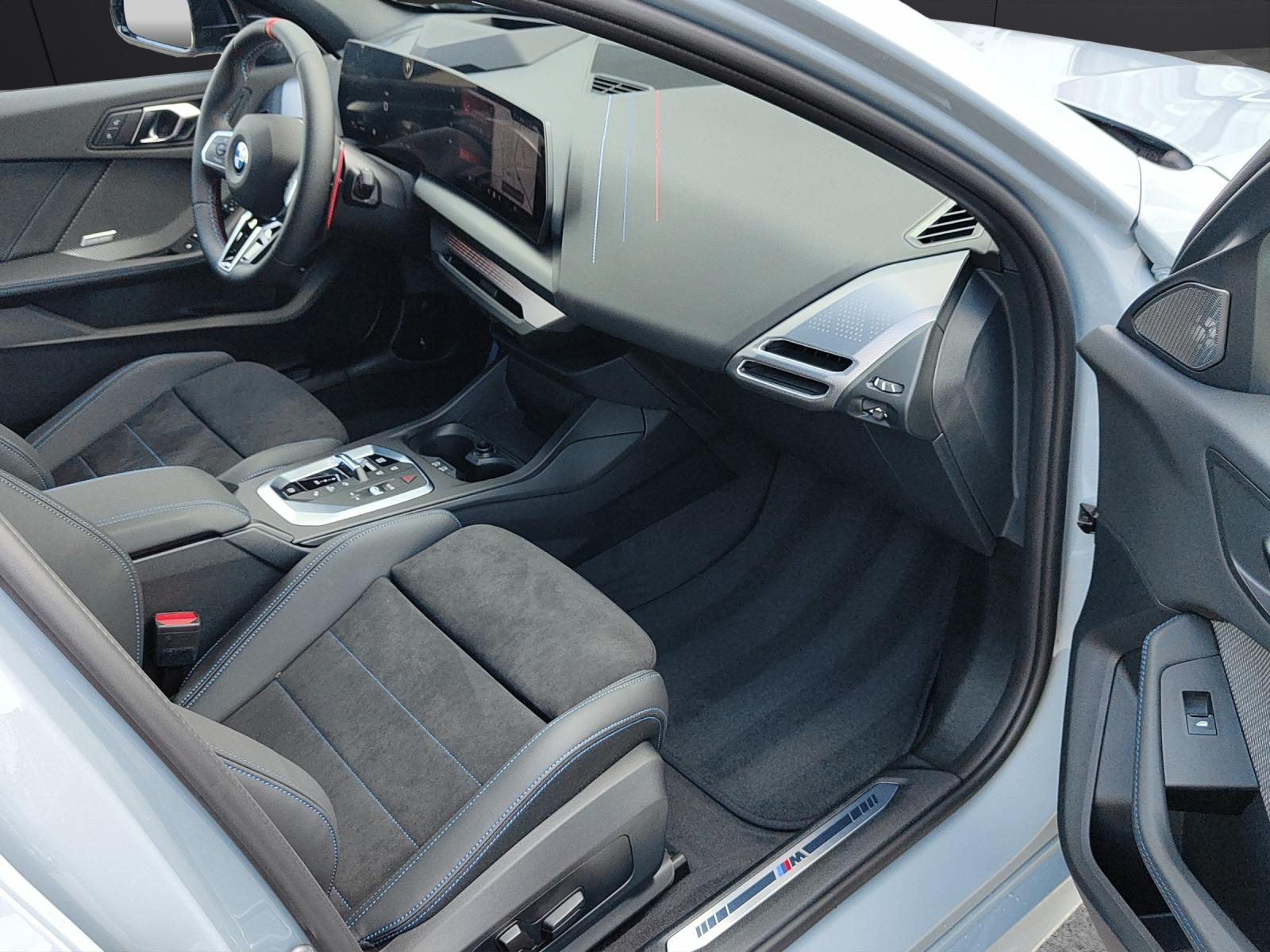 BMW 1er Reihe F70 M135i xDrive-image-19