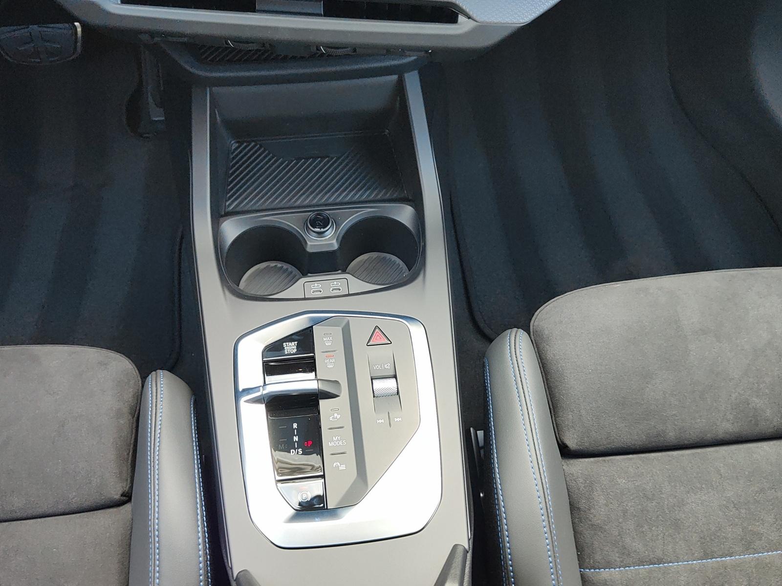 BMW 1er Reihe F70 M135i xDrive-image-12