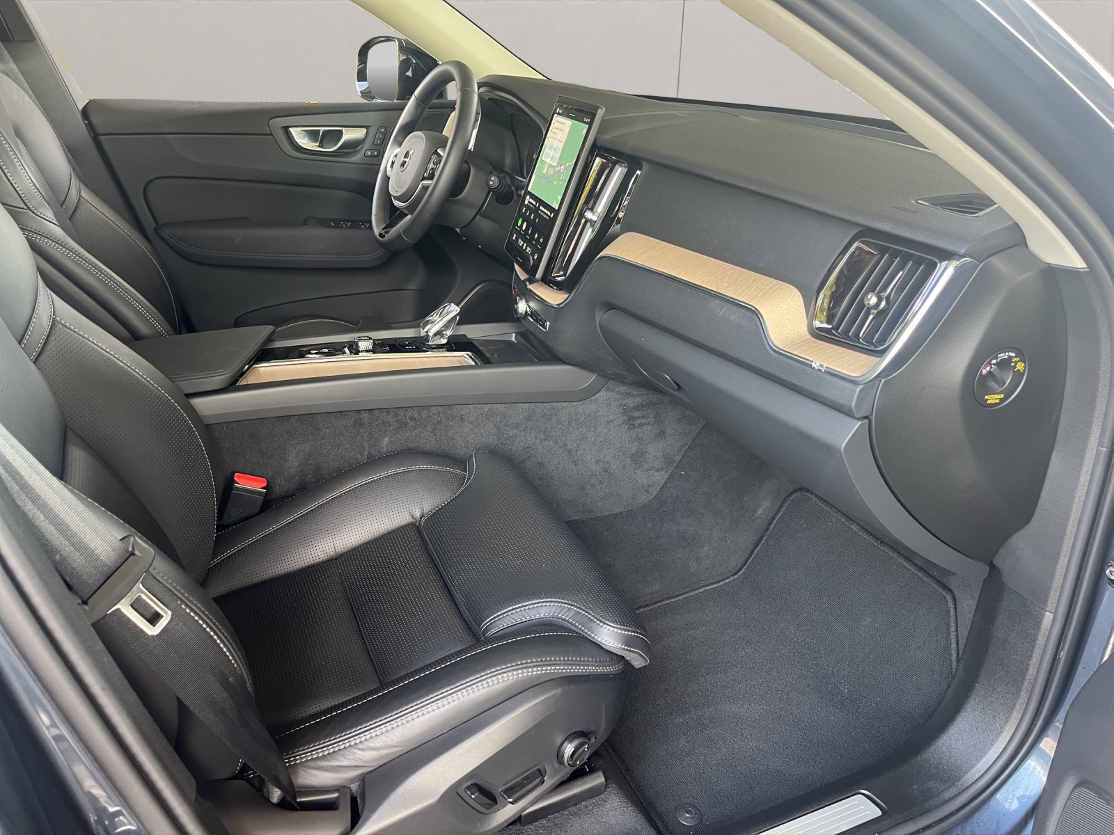VOLVO XC60 2.0 T8 TE Plus Dark eAWD-image-10