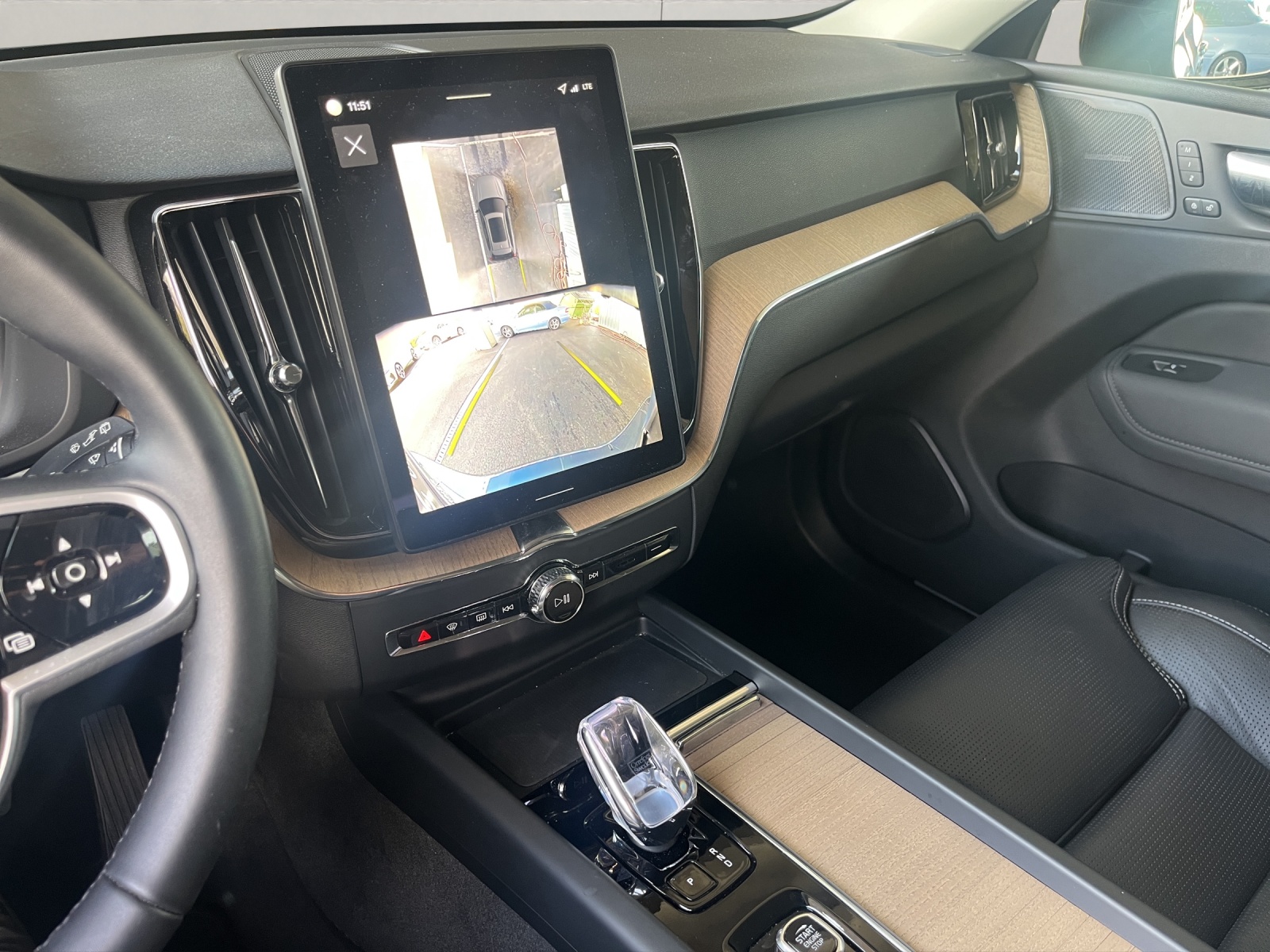VOLVO XC60 2.0 T8 TE Plus Dark eAWD-image-15