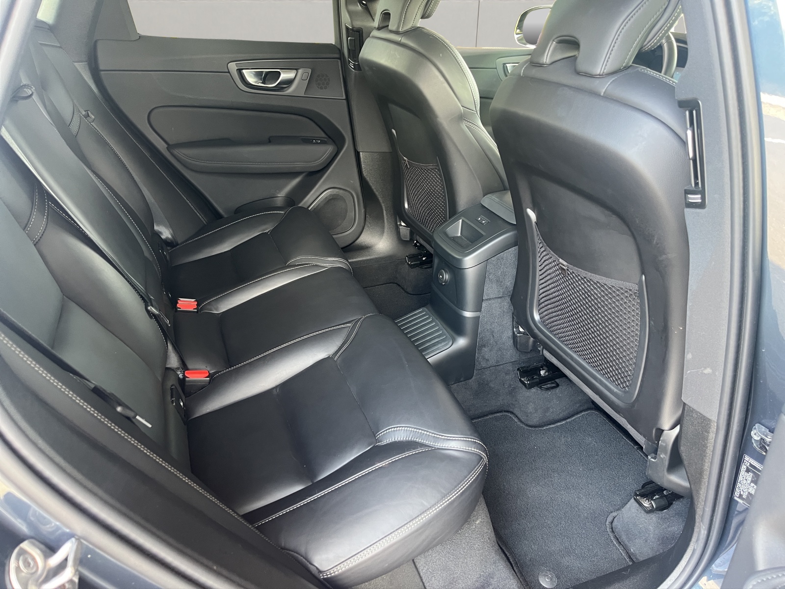 VOLVO XC60 2.0 T8 TE Plus Dark eAWD-image-12