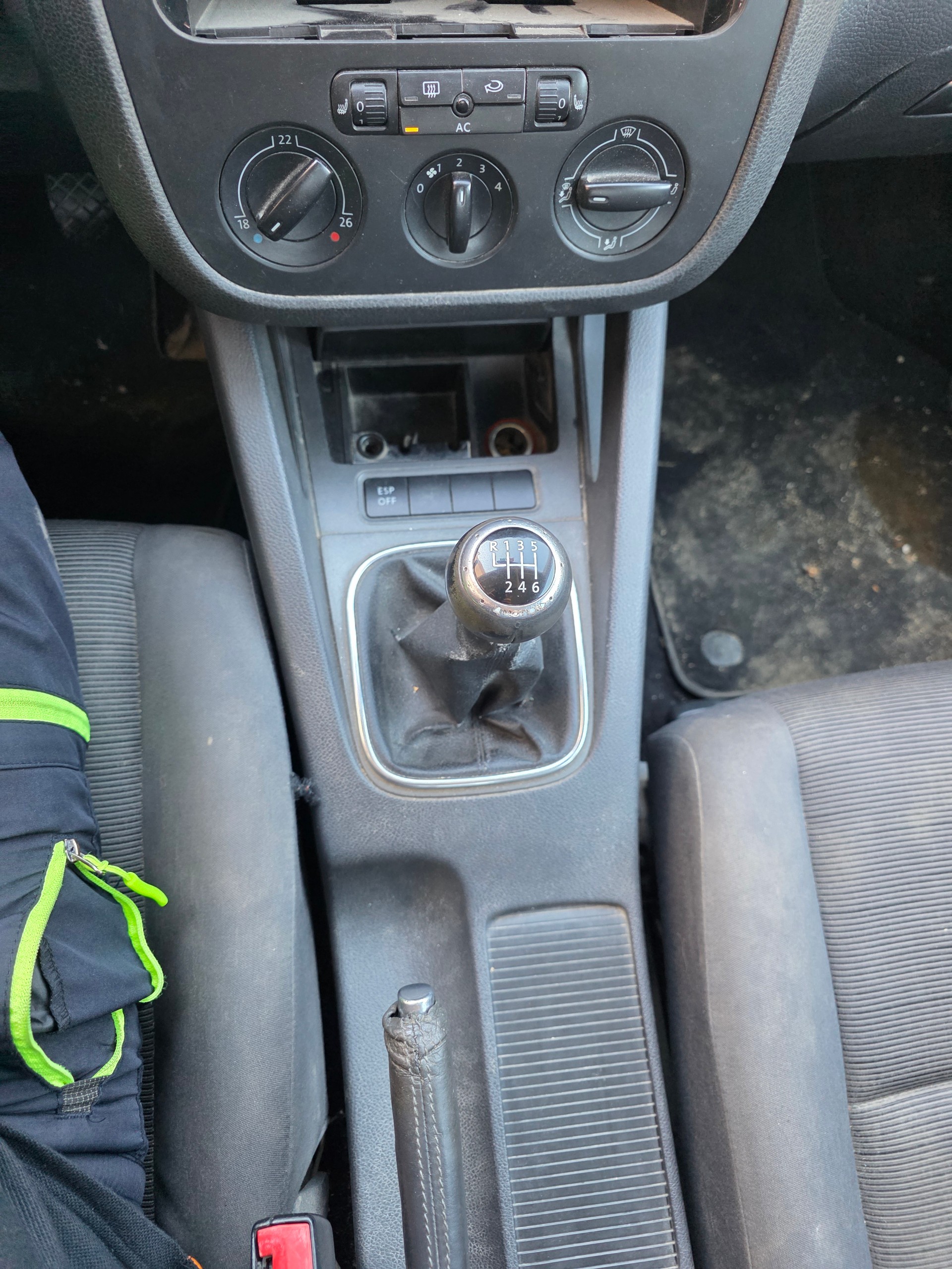 VW Golf 1.9TDI Sportline 4Motion-image-14