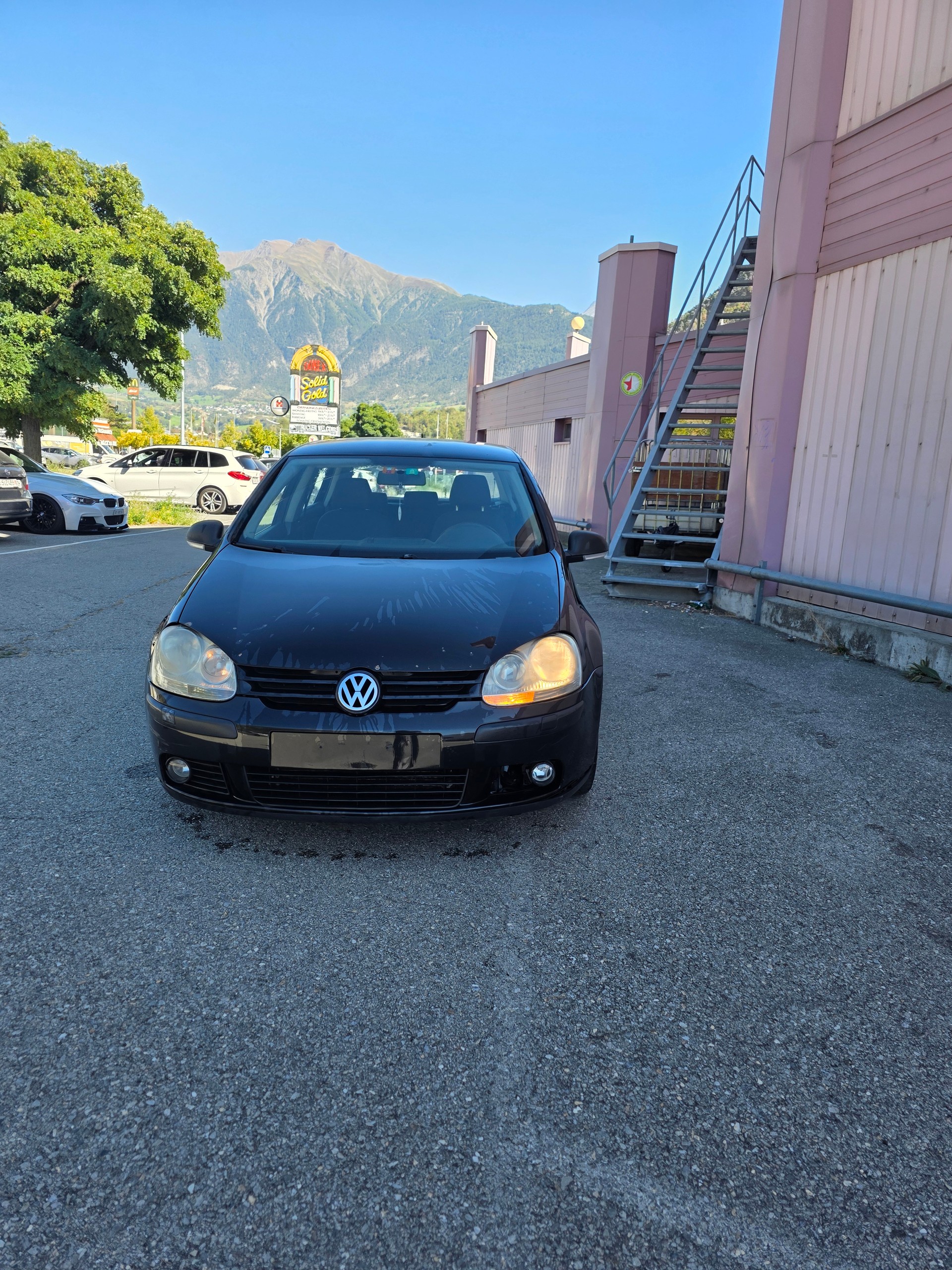 VW Golf 1.9TDI Sportline 4Motion-image-1