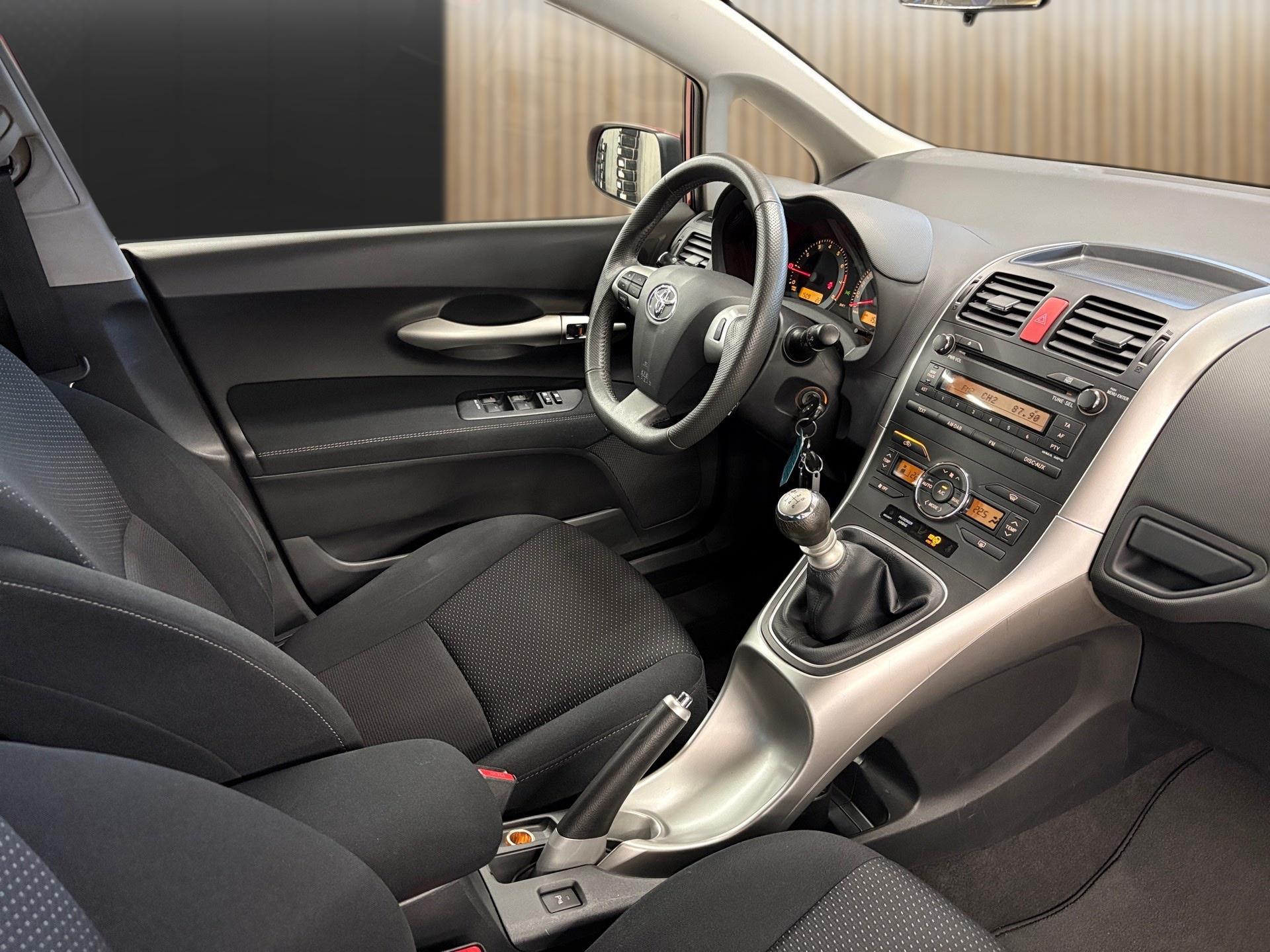 TOYOTA Auris 1.6 VMa Easy MultiMode-image-12