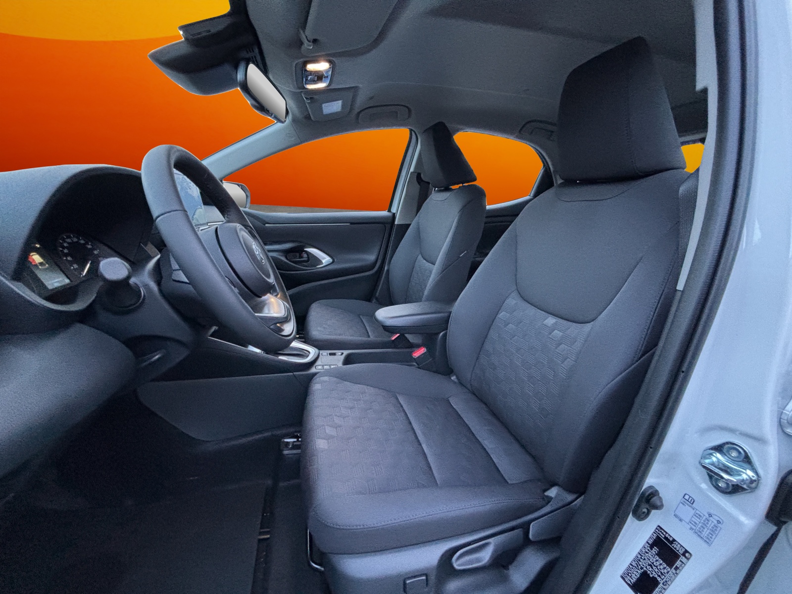 TOYOTA Yaris 1.5 Comfort e-CVT-image-9