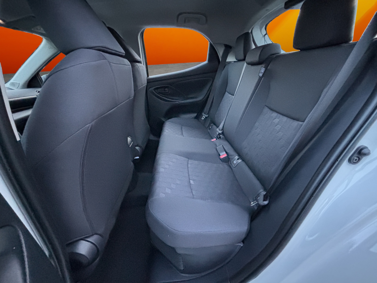 TOYOTA Yaris 1.5 Comfort e-CVT-image-11