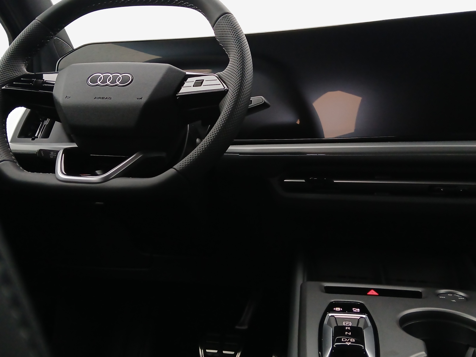 AUDI Q4 e-tron SUV quattro performance Swiss Ski-image-8