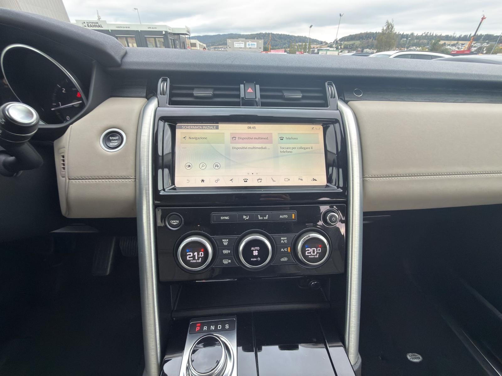 LAND ROVER Discovery 3.0 TDV6 HSE-image-14