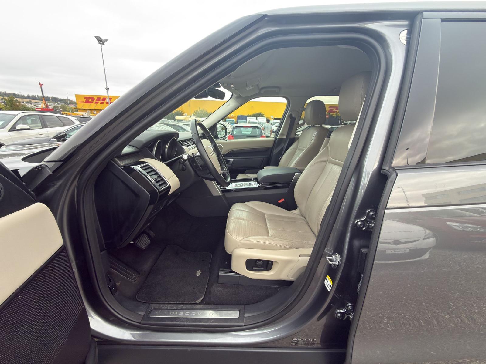 LAND ROVER Discovery 3.0 TDV6 HSE-image-8