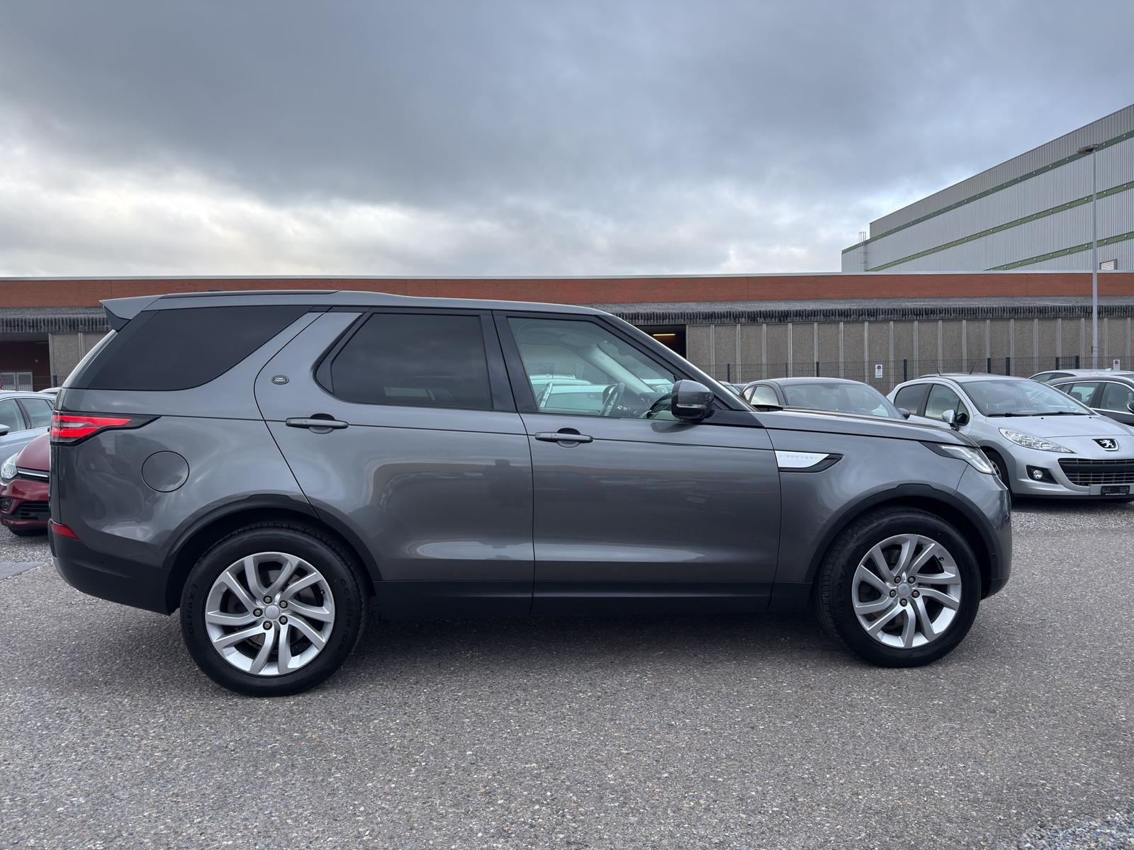 LAND ROVER Discovery 3.0 TDV6 HSE-image-7