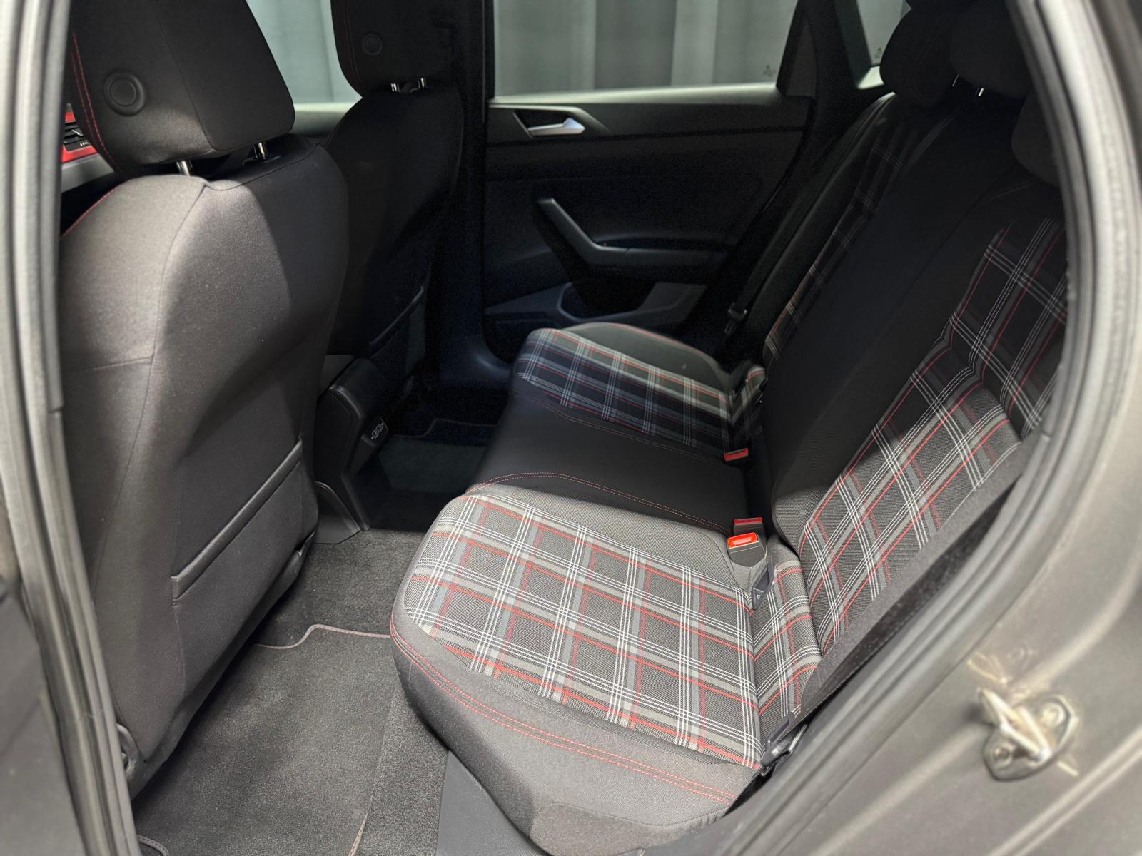 VW Polo 2.0 TSI GTI DSG-image-17