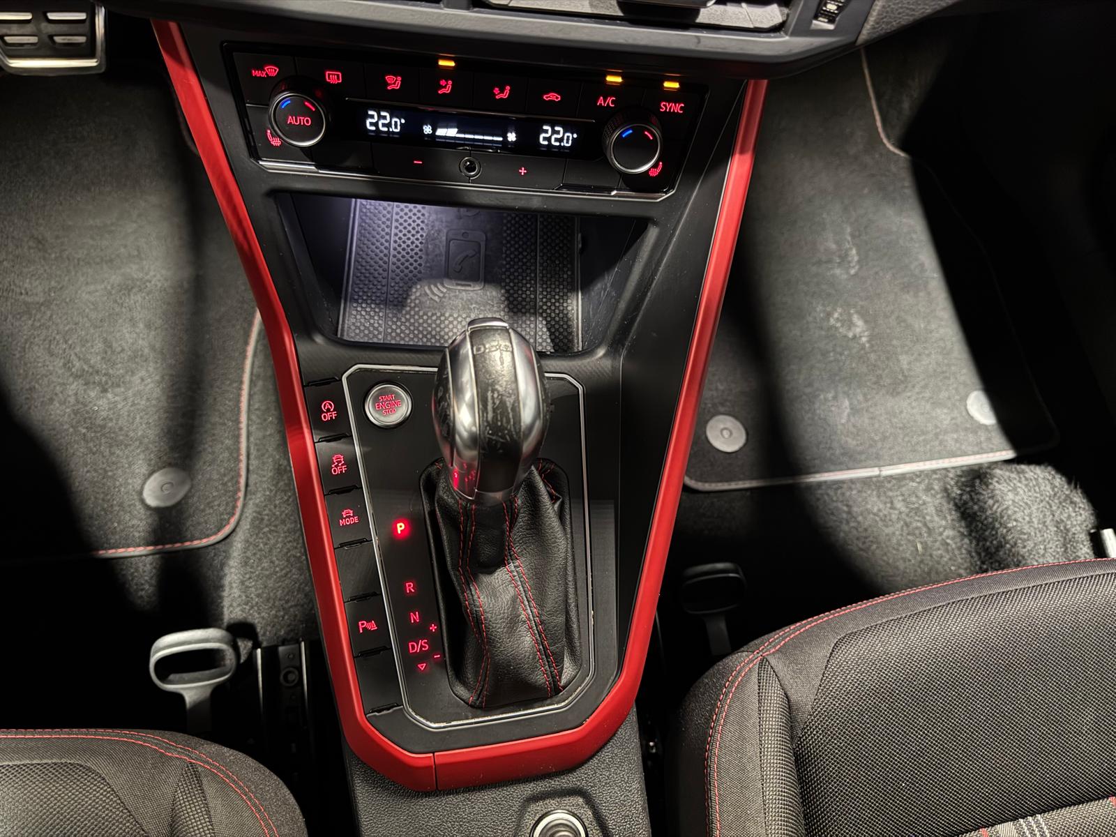 VW Polo 2.0 TSI GTI DSG-image-15