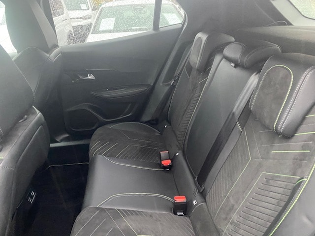 PEUGEOT 2008 1.2 PureTech GT-image-10
