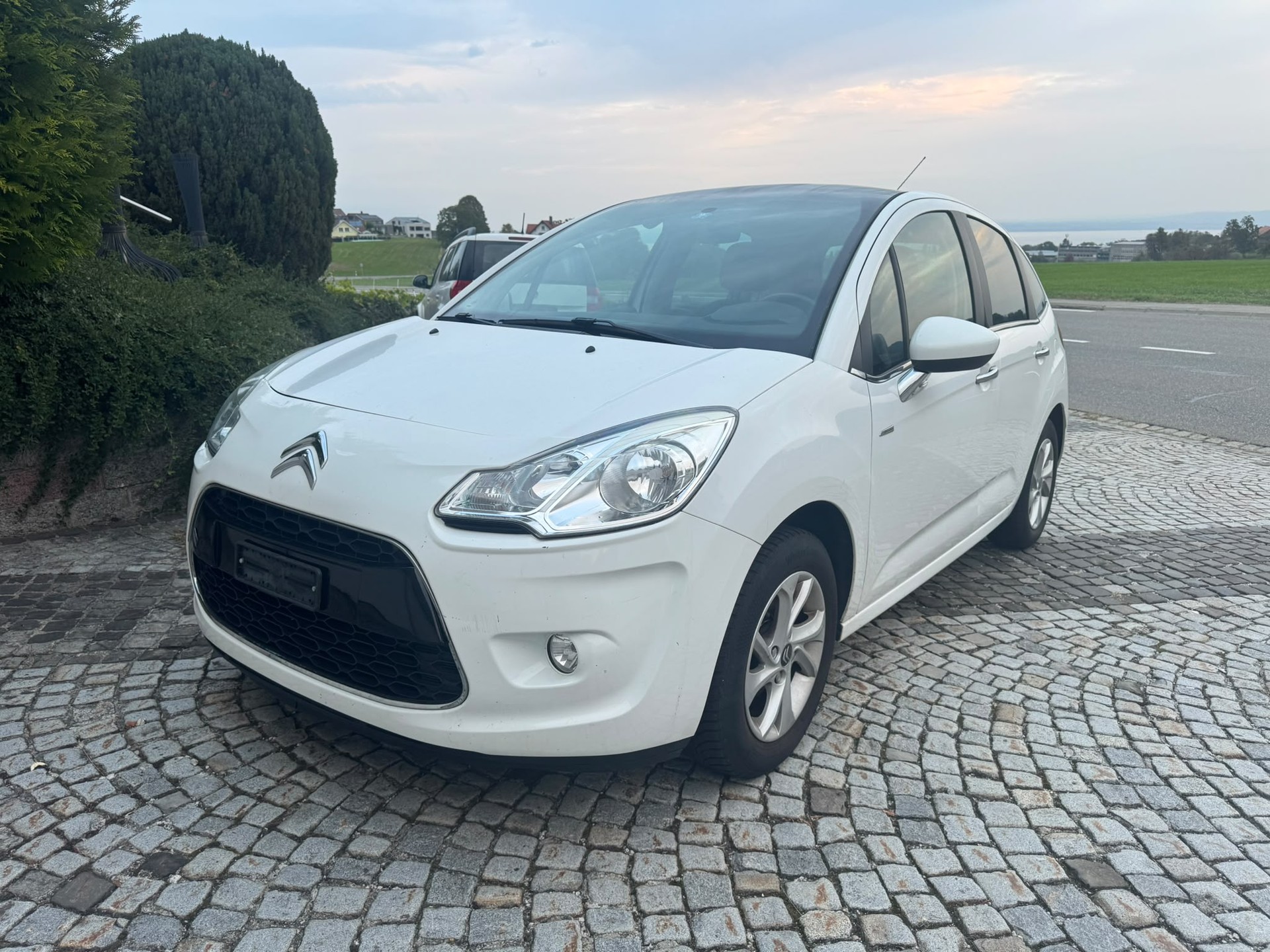 CITROEN C3 1.4i 16V Exclusive-image-2