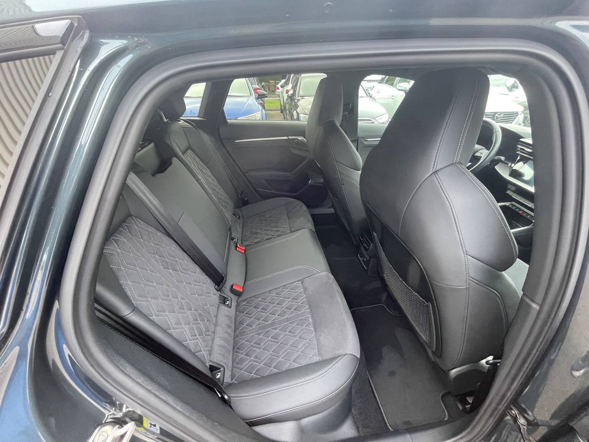 AUDI A3 Sportback 35 TFSI S line Attraction S-tronic-image-6