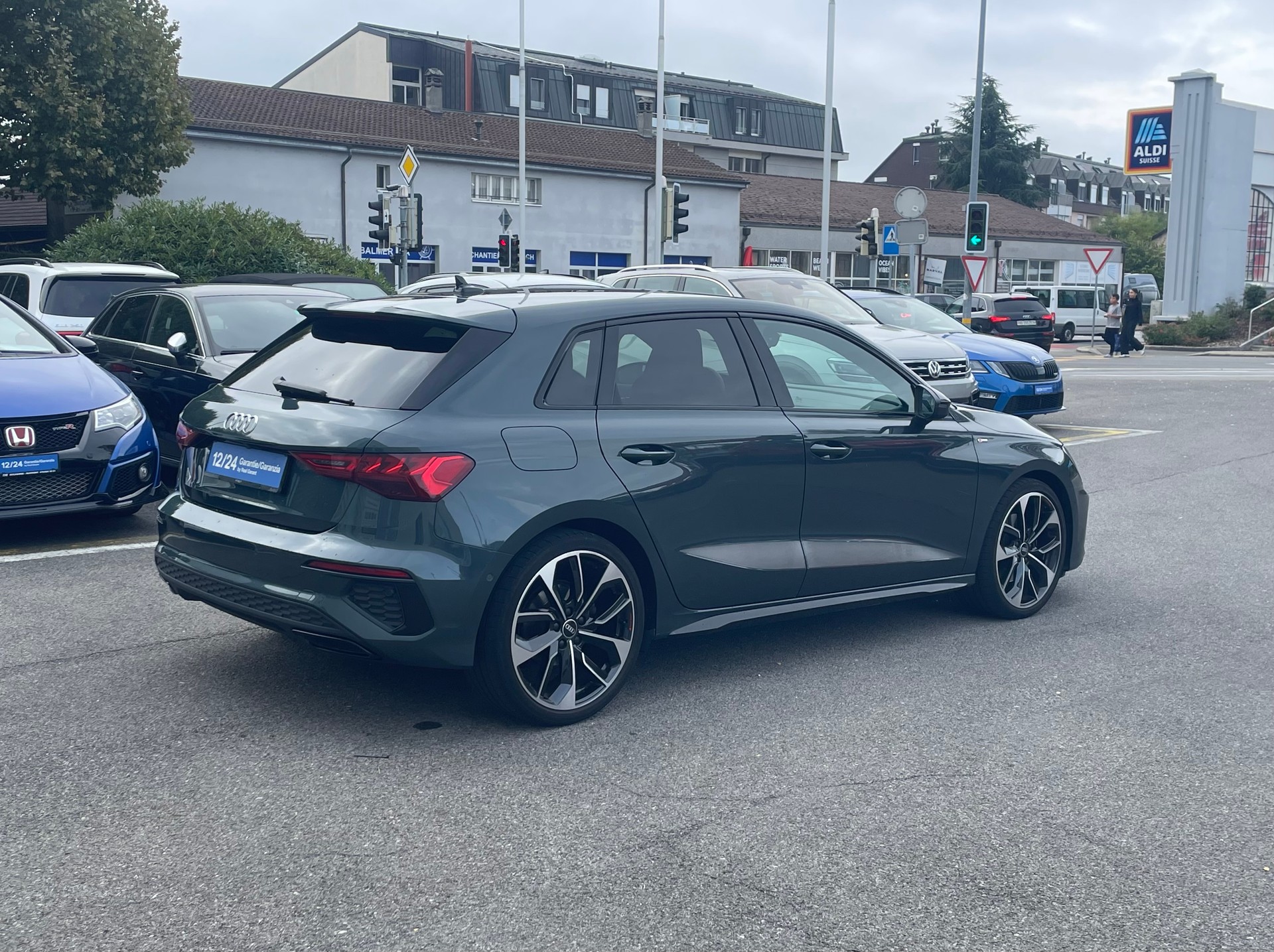 AUDI A3 Sportback 35 TFSI S line Attraction S-tronic-showroom-element-3