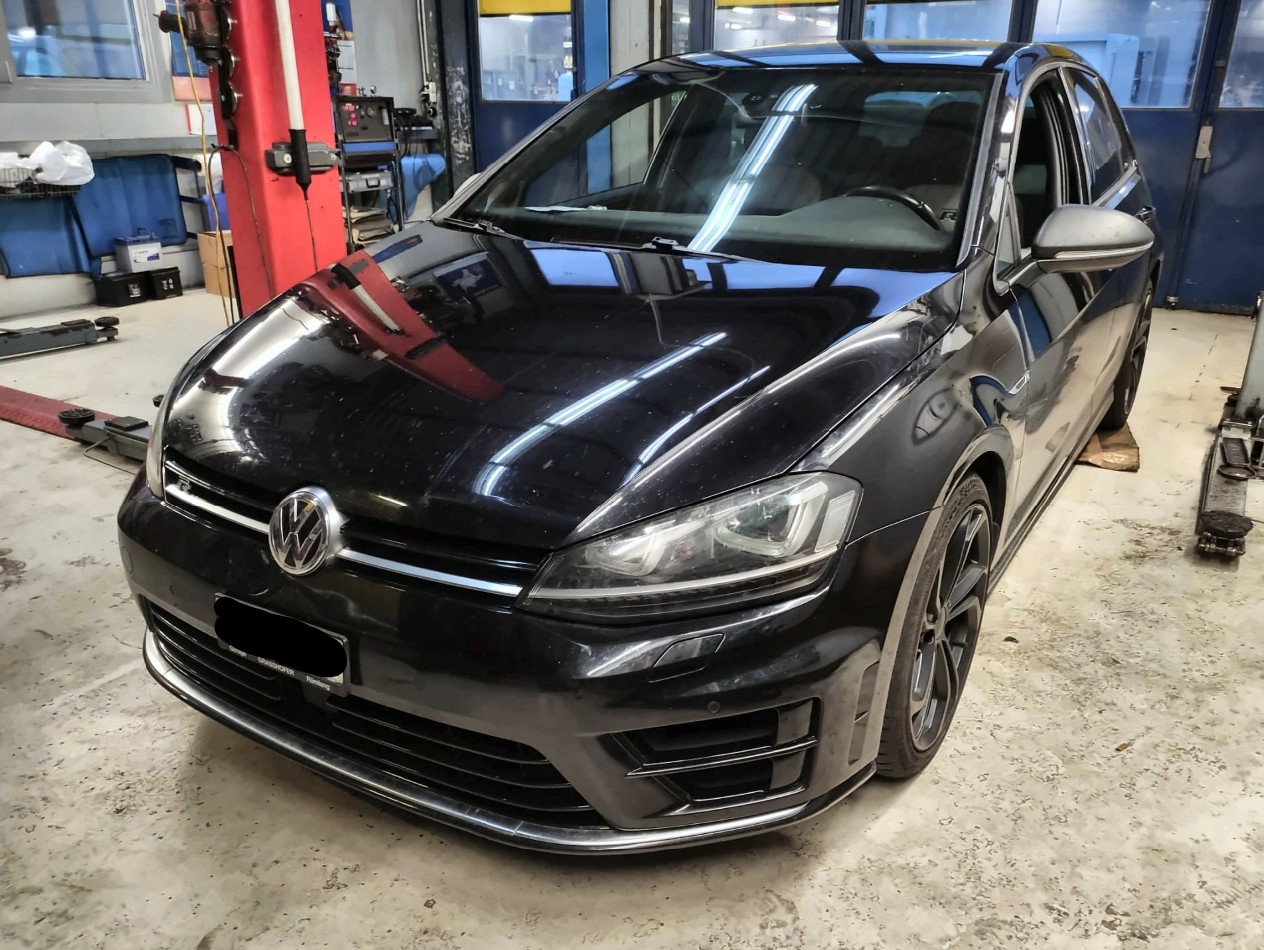 VW 2.0 TSI R 4motion-image-0