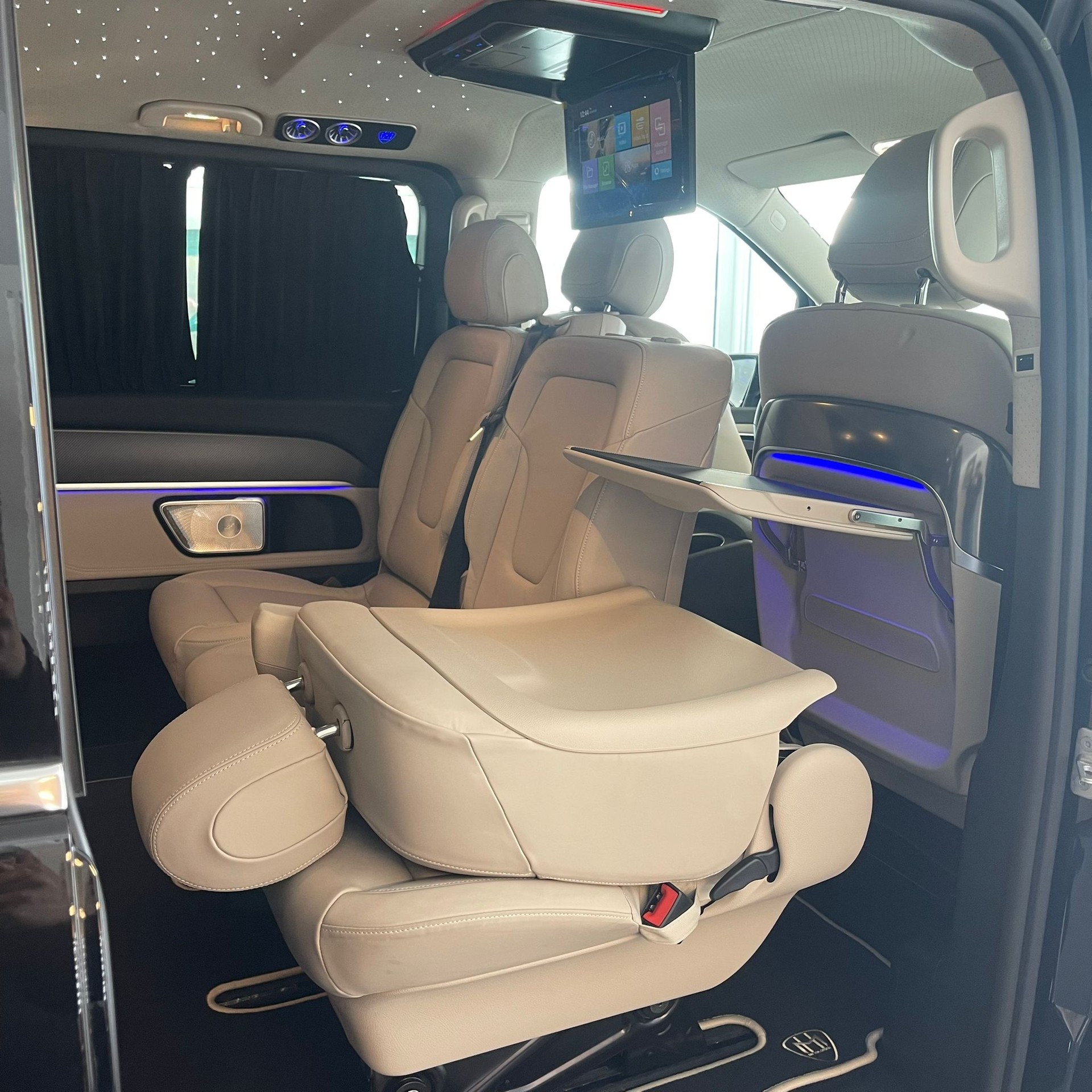 MERCEDES-BENZ V 300 d Extra-Lang 4matic Exclusive FALCON LOCARNO V.I.P-image-38