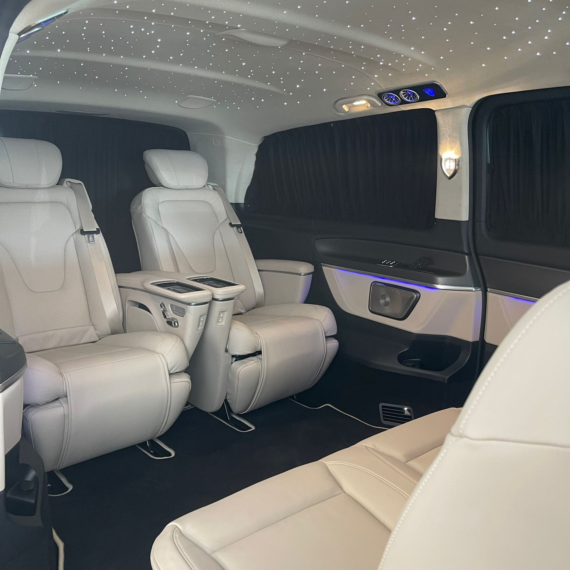 MERCEDES-BENZ V 300 d Extra-Lang 4matic Exclusive FALCON LOCARNO V.I.P-image-22