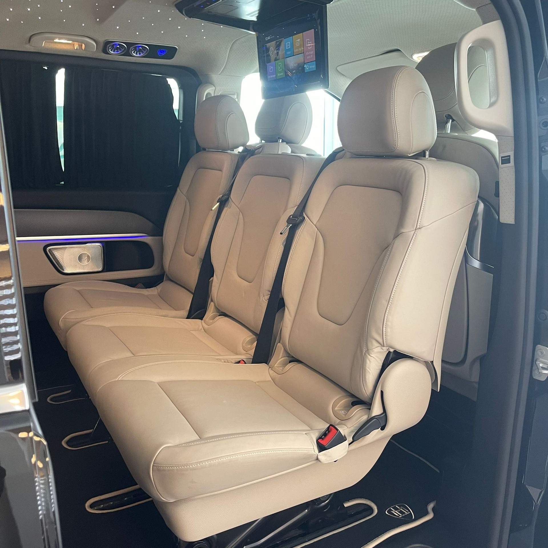 MERCEDES-BENZ V 300 d Extra-Lang 4matic Exclusive FALCON LOCARNO V.I.P-image-25