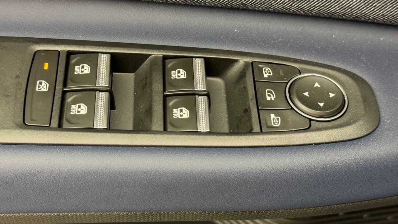 RENAULT R4 E-Tech Comfort Range 52 kWh Techno-image-8