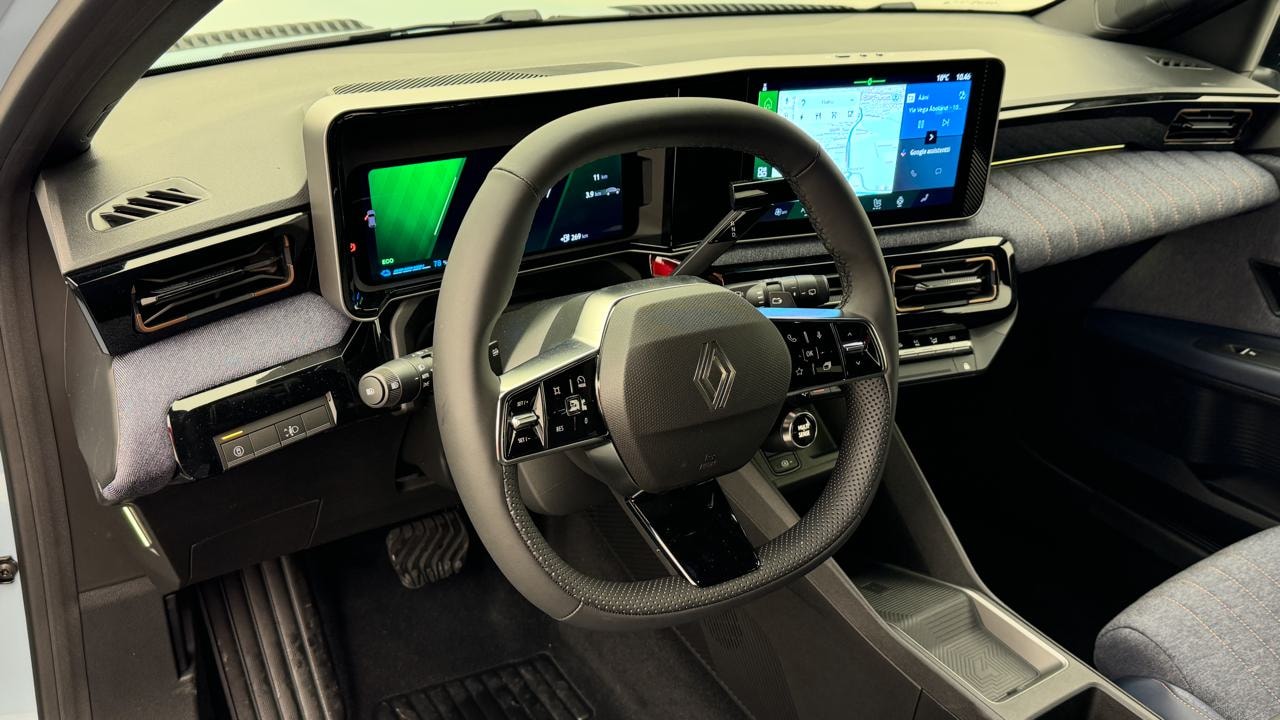 RENAULT R4 E-Tech Comfort Range 52 kWh Techno-image-6