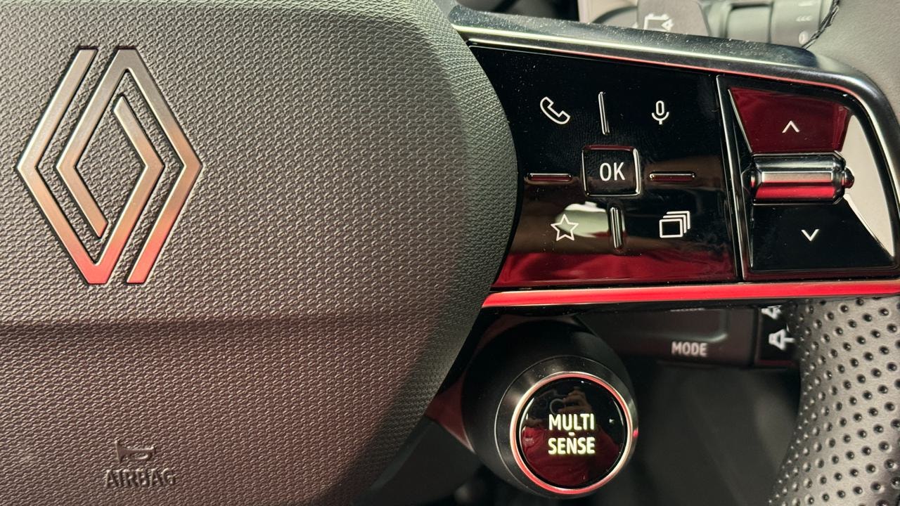 RENAULT R4 E-Tech Comfort Range 52 kWh Techno-image-9