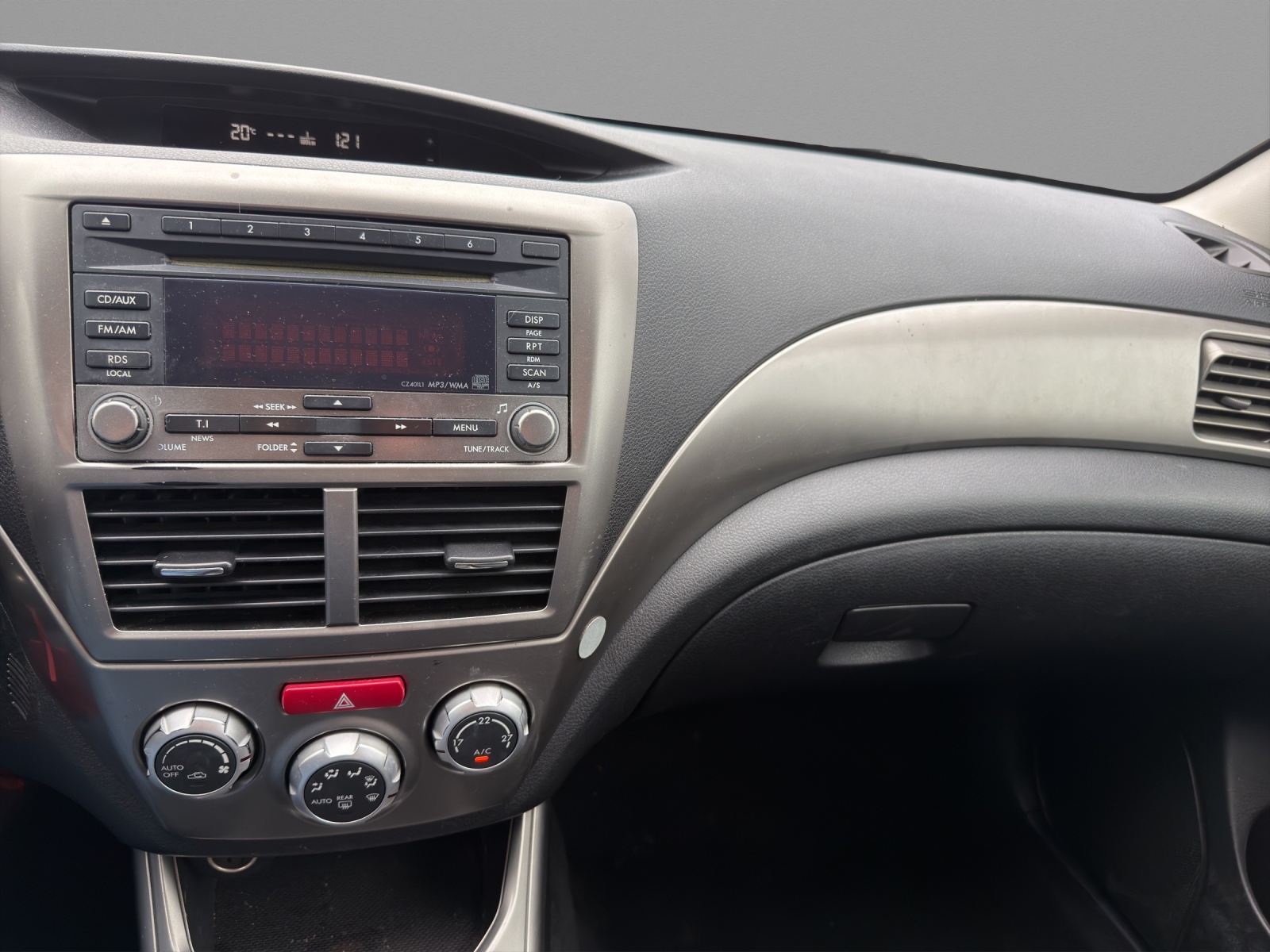 SUBARU Impreza 1.5R Swiss Special Automatic-image-7