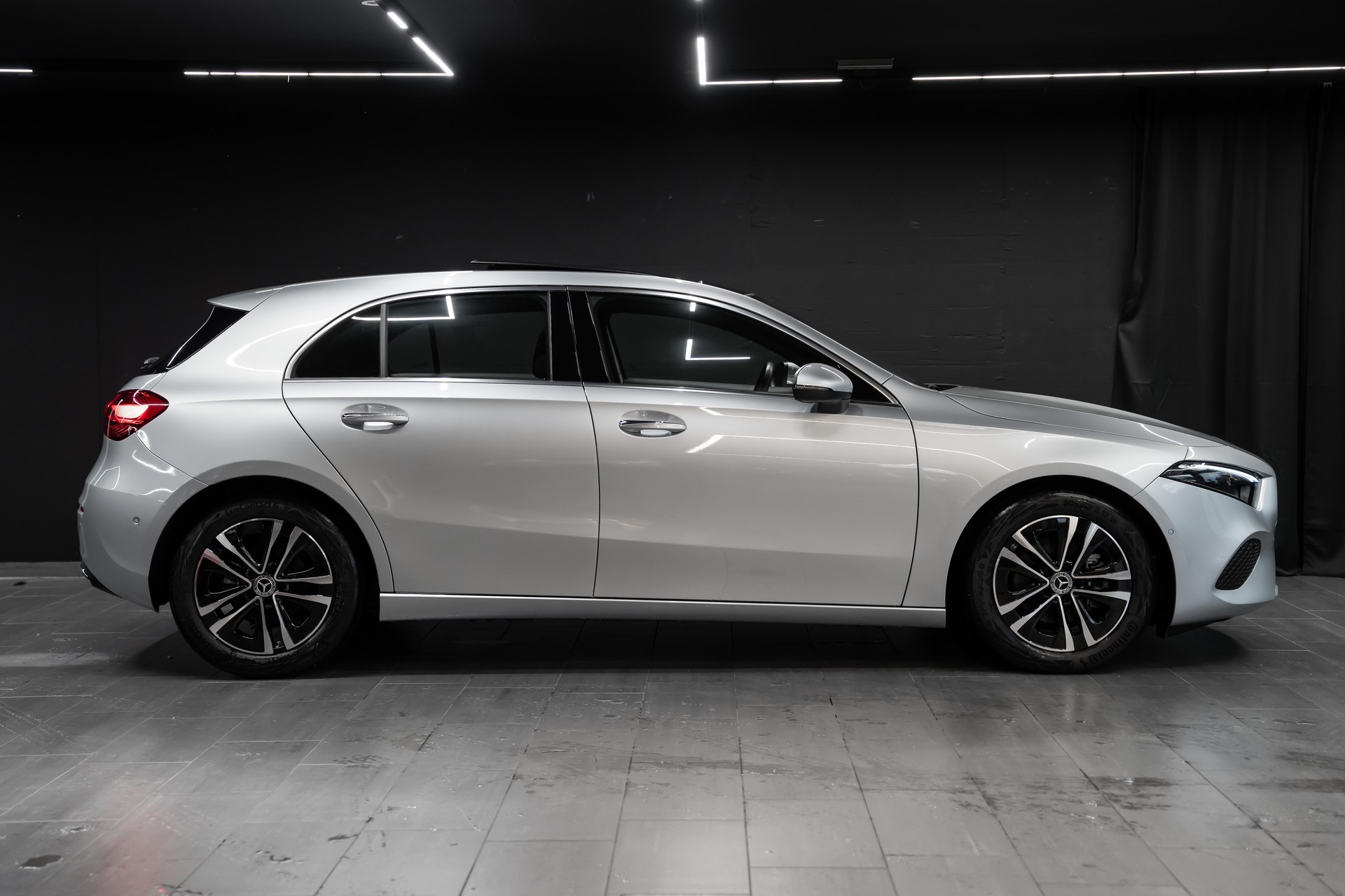 MERCEDES-BENZ A 200 d 8G-DCT-image-2