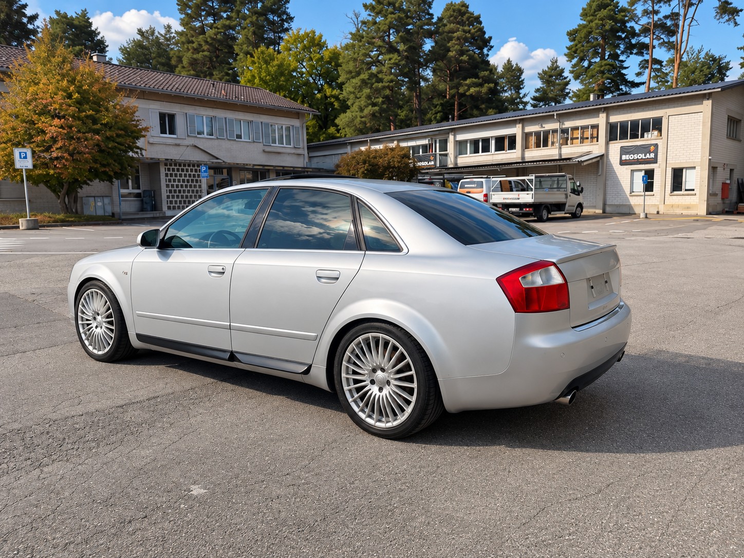 AUDI S4 4.2 V8 quattro-image-2