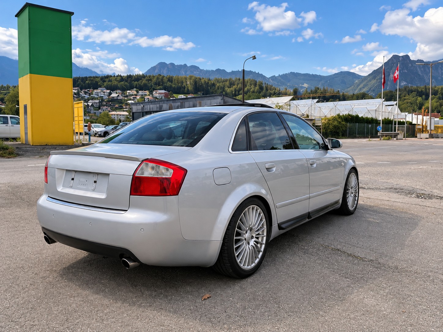 AUDI S4 4.2 V8 quattro-image-3