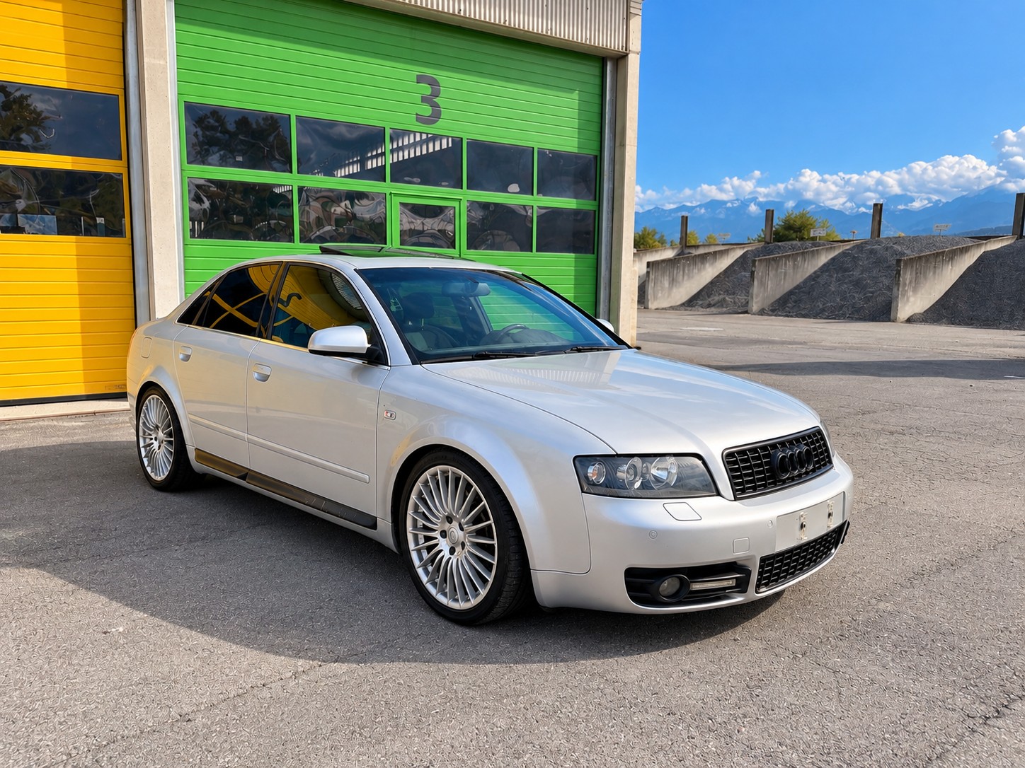 AUDI S4 4.2 V8 quattro-image-5